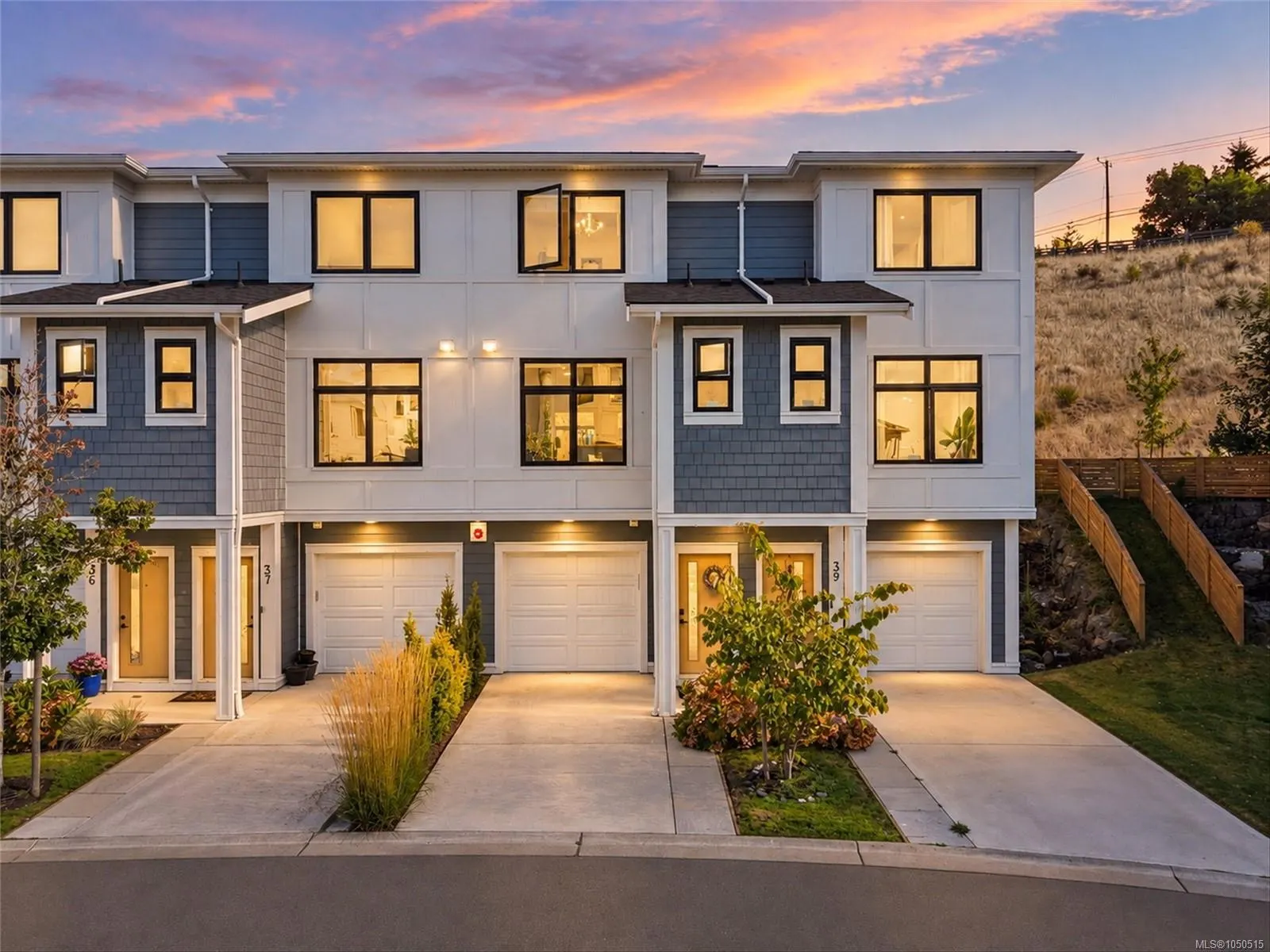 255 Caspian Dr