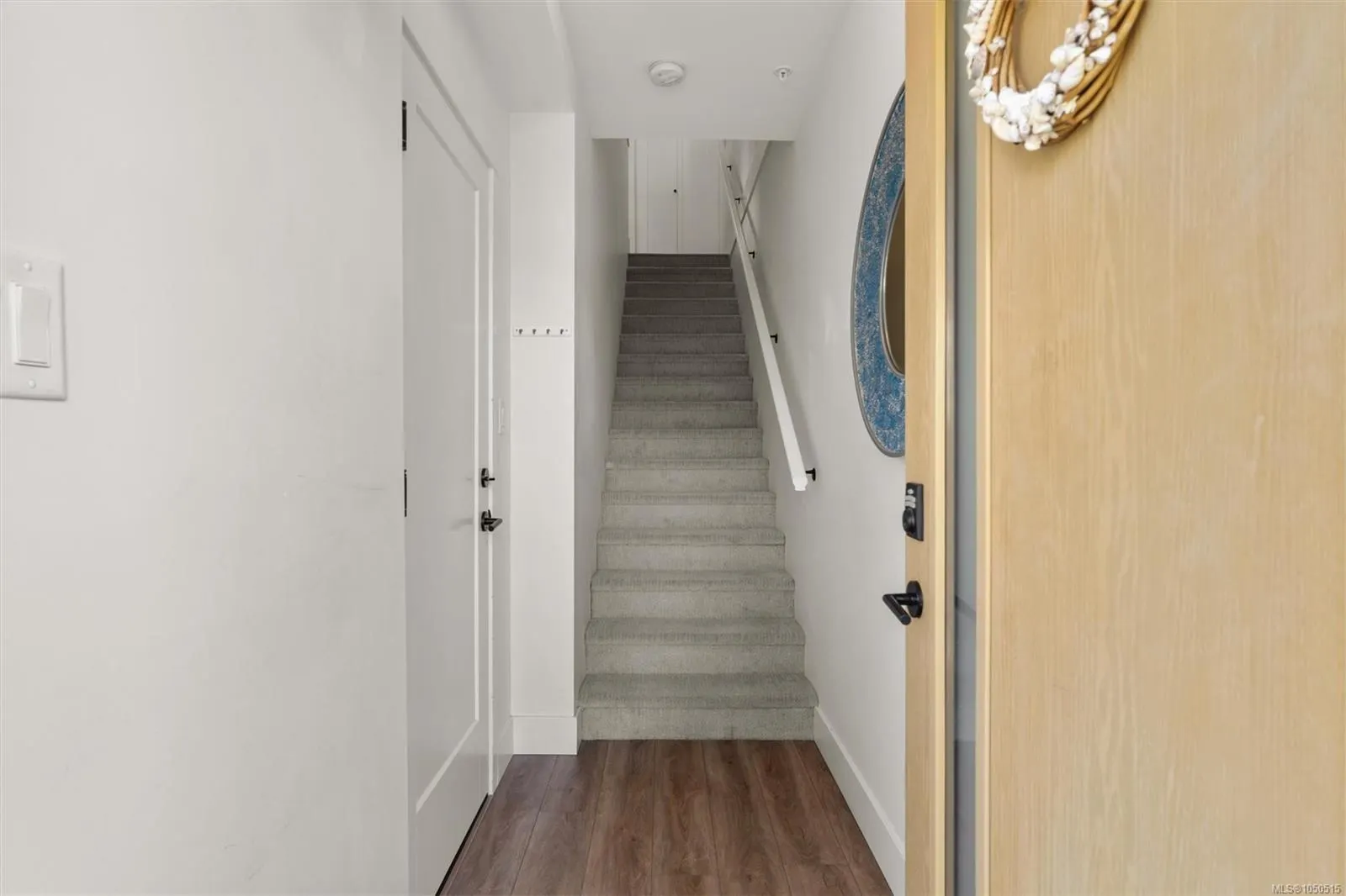 255 Caspian Dr