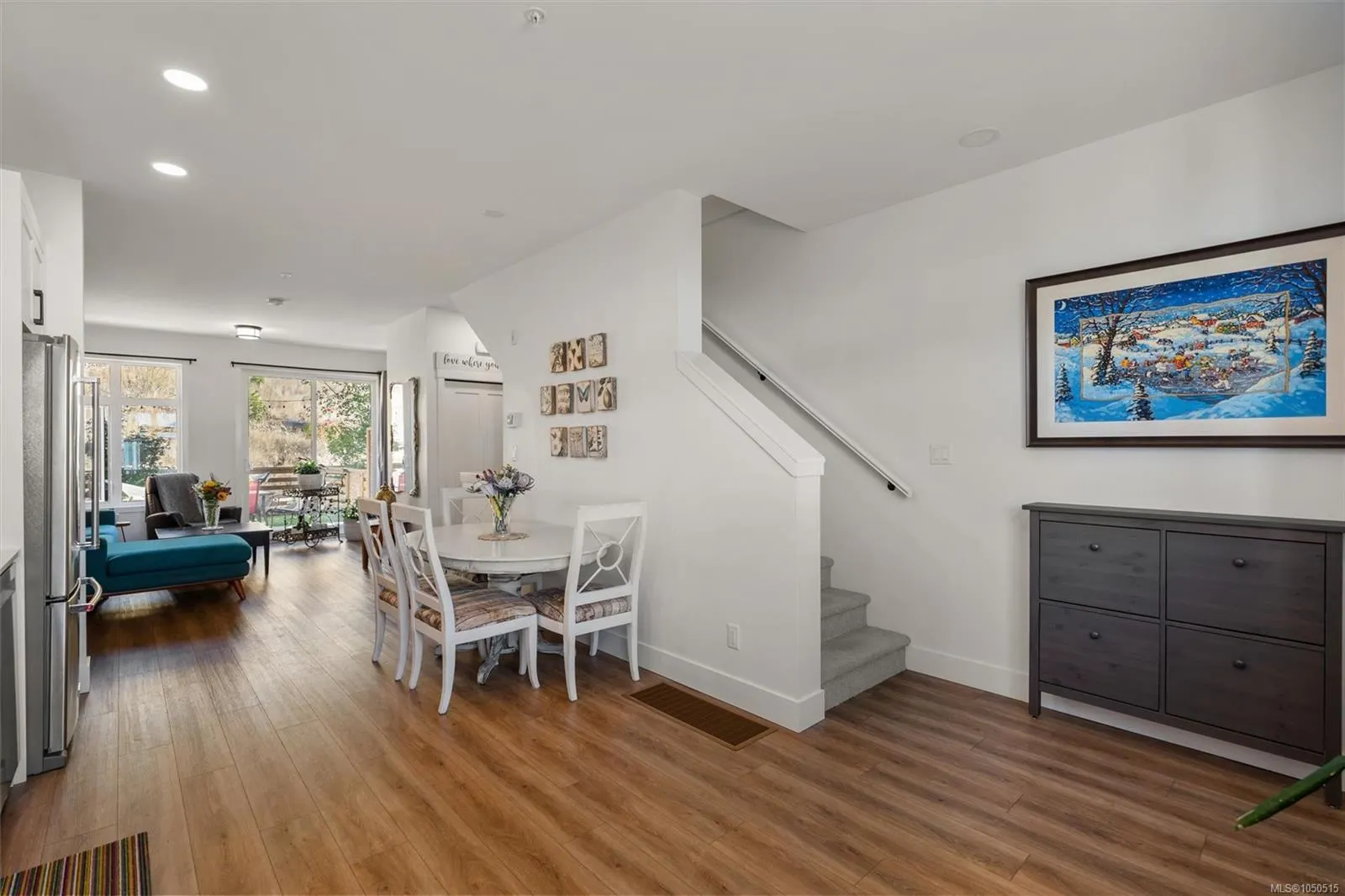 255 Caspian Dr
