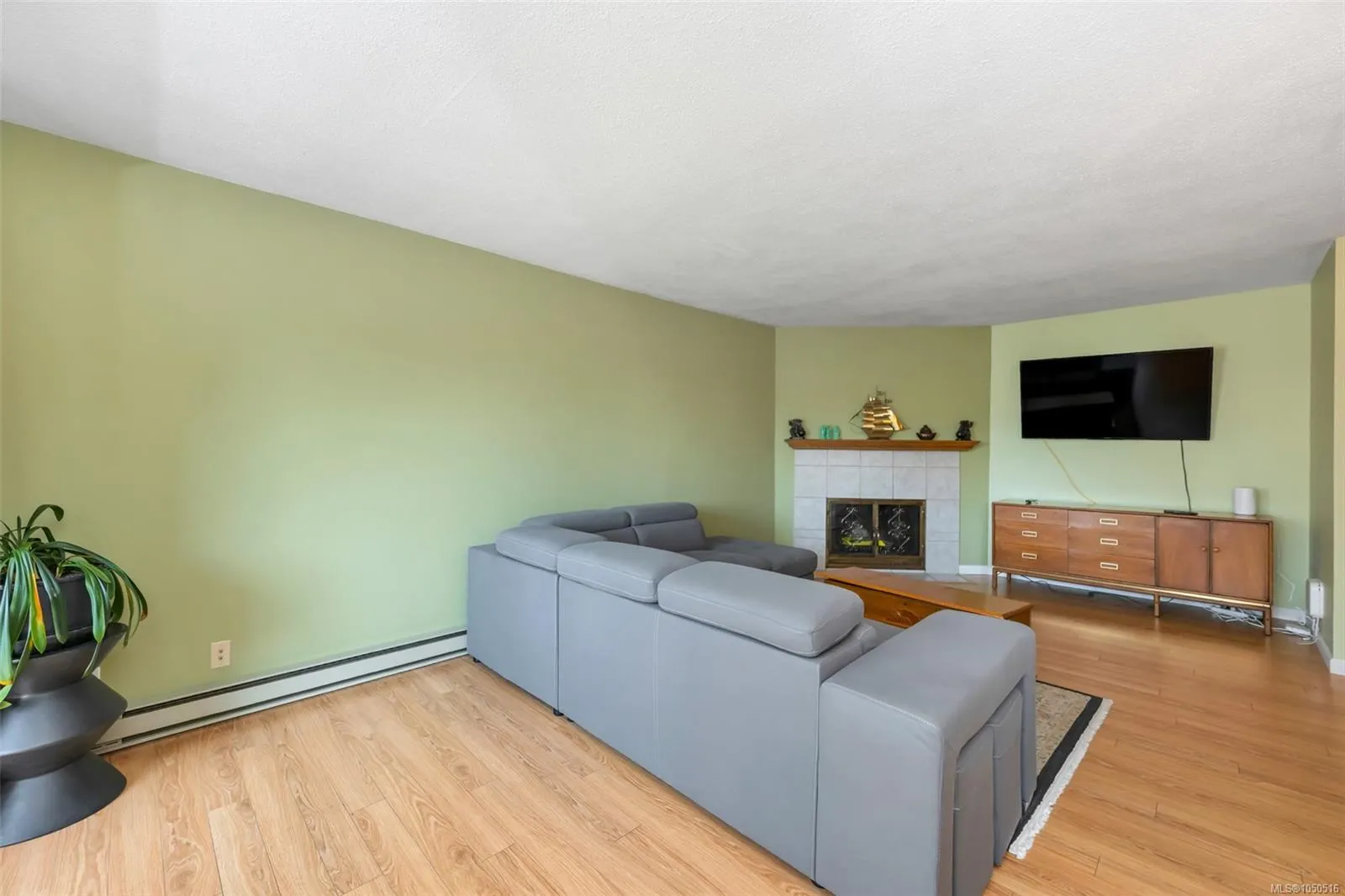 853 Selkirk Ave