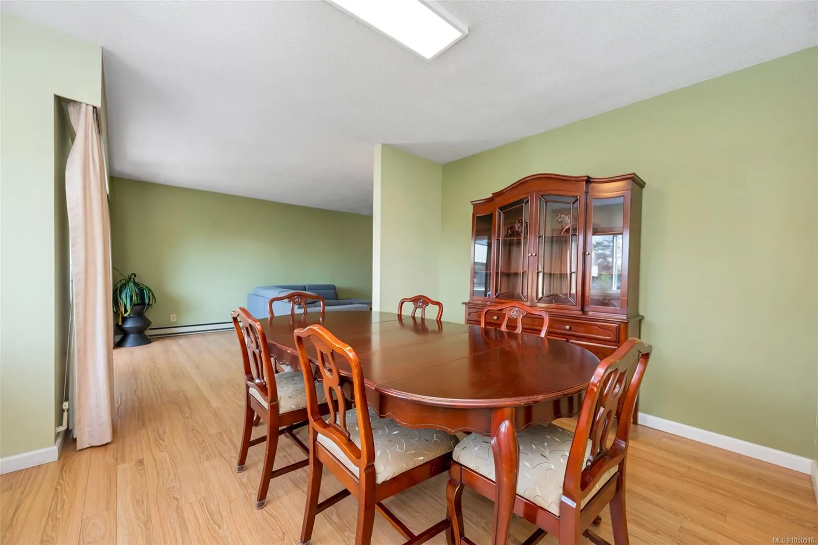 853 Selkirk Ave