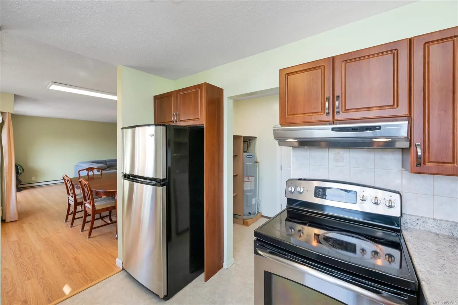 853 Selkirk Ave