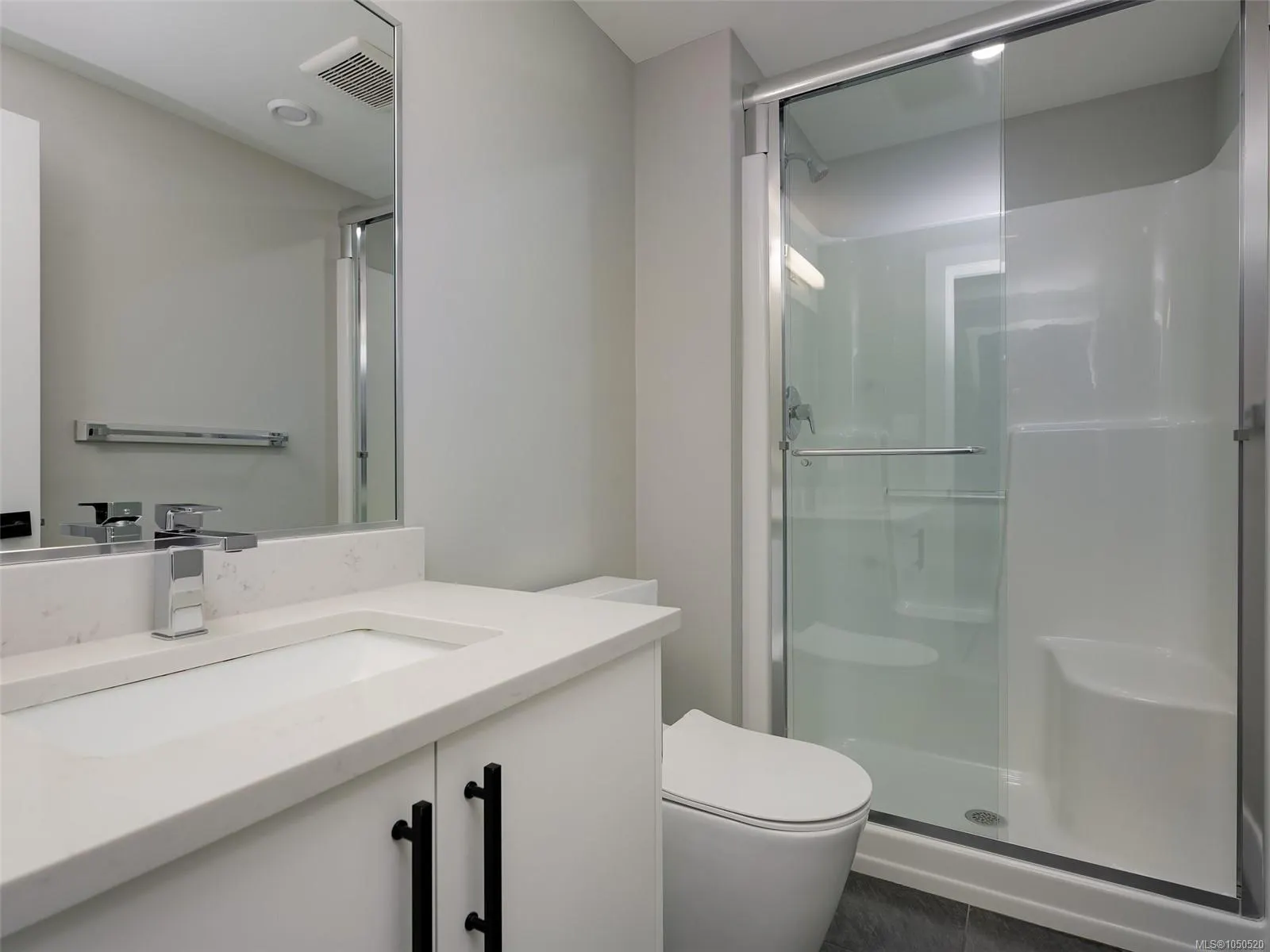 2431 Azurite Cres