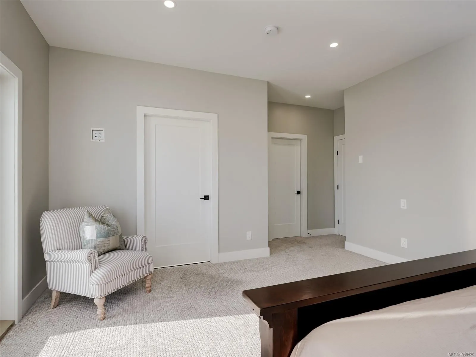 2431 Azurite Cres