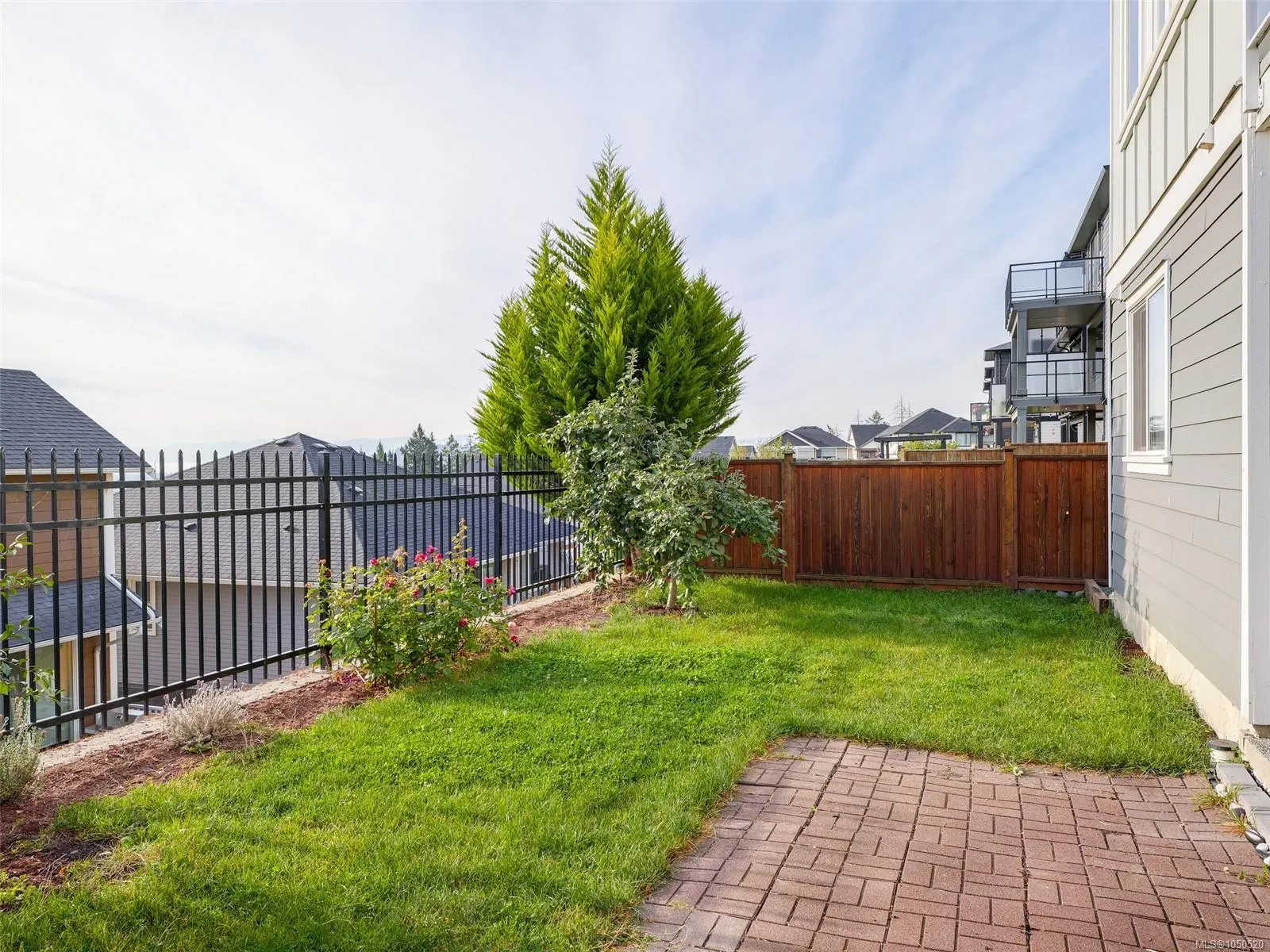 2431 Azurite Cres