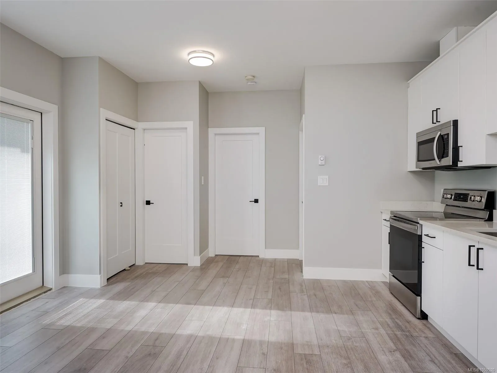 2431 Azurite Cres