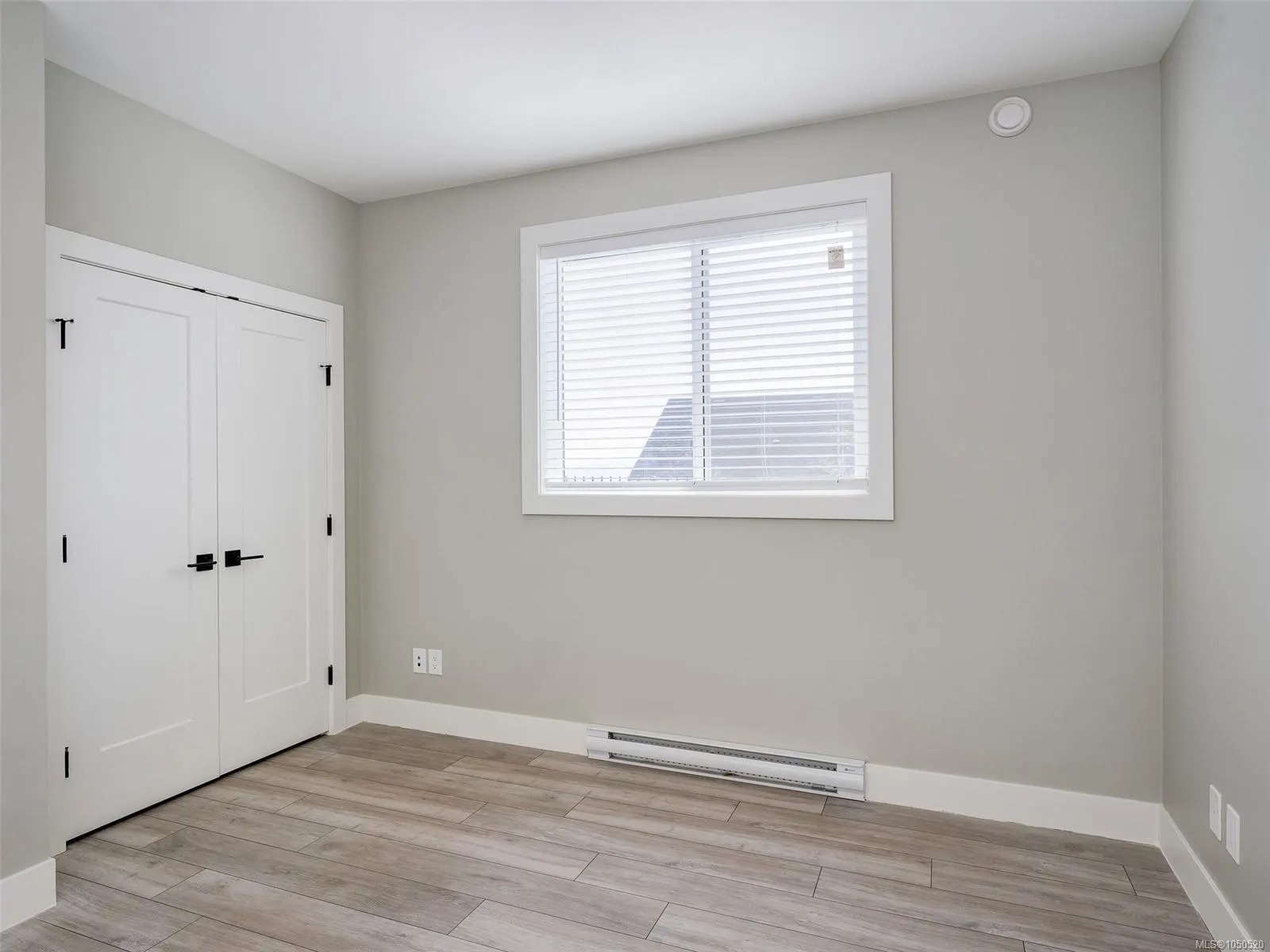 2431 Azurite Cres