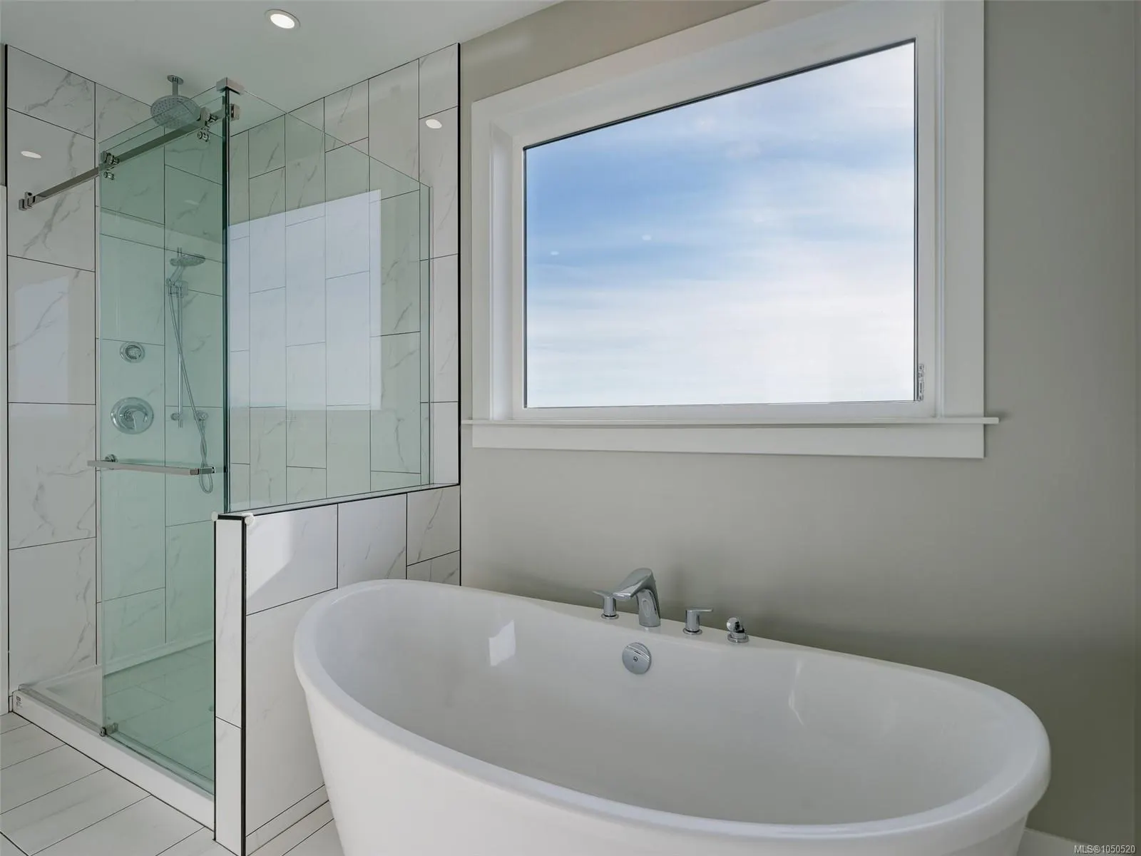 2431 Azurite Cres