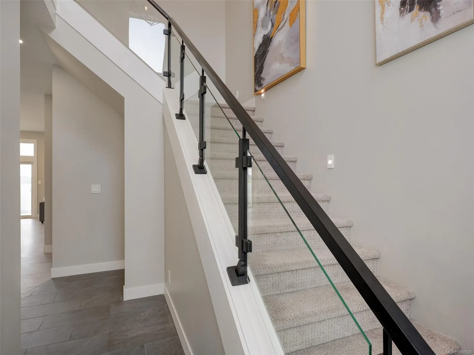2431 Azurite Cres