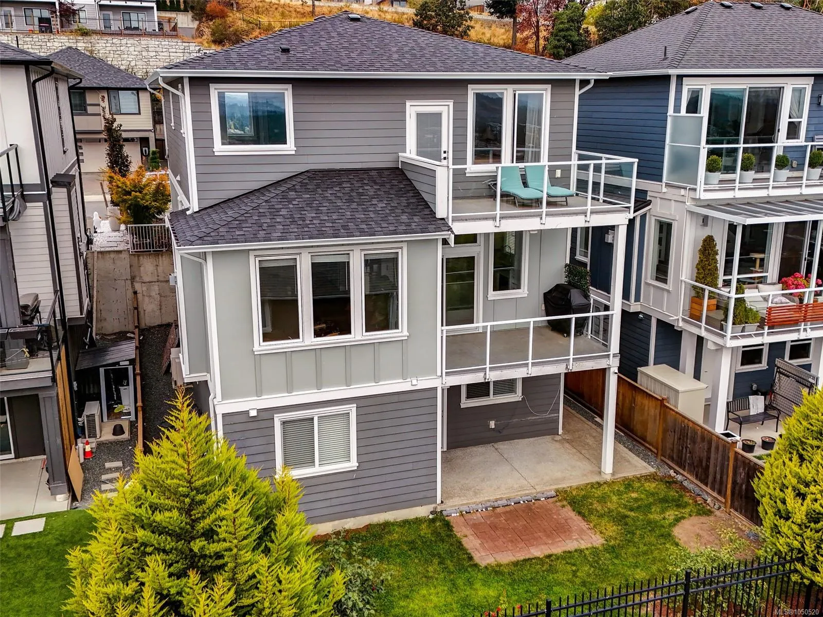 2431 Azurite Cres