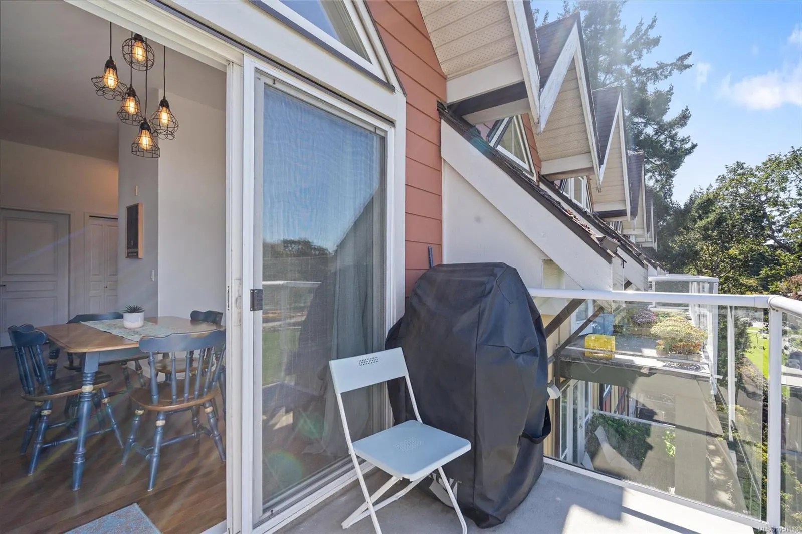 663 Goldstream Ave