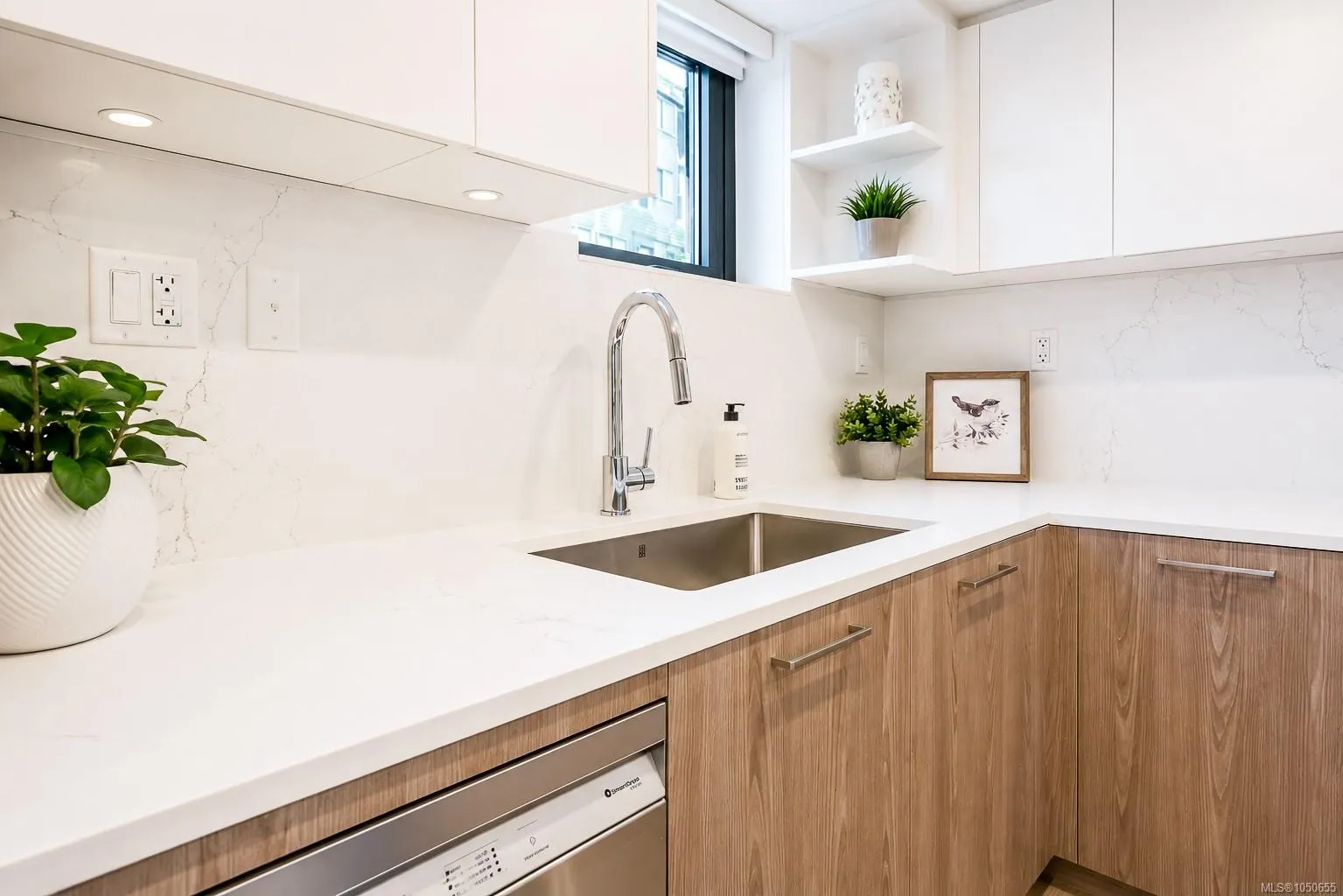 896 Wollaston Rd