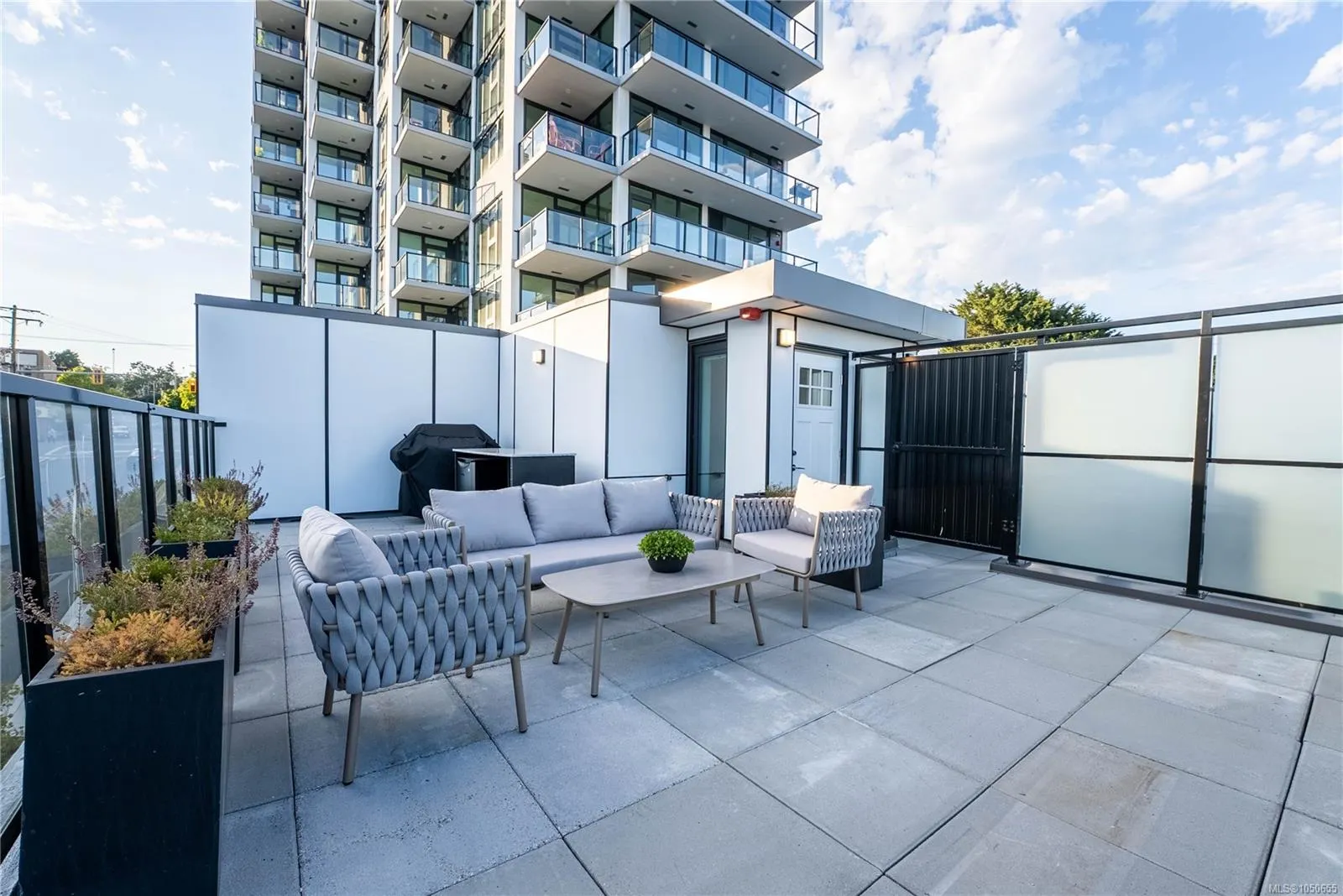 896 Wollaston Rd