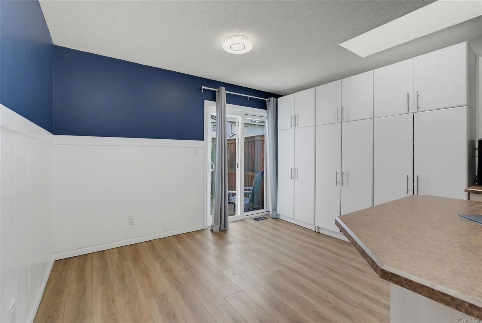 2115 Amelia Ave