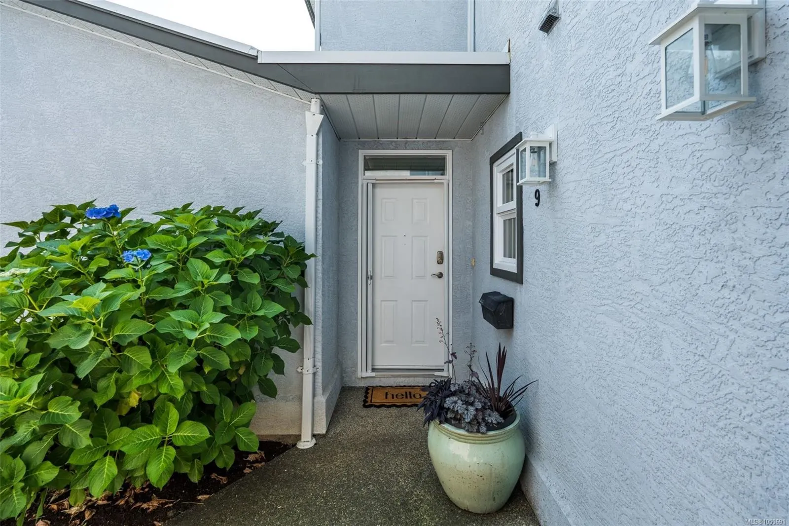 2115 Amelia Ave