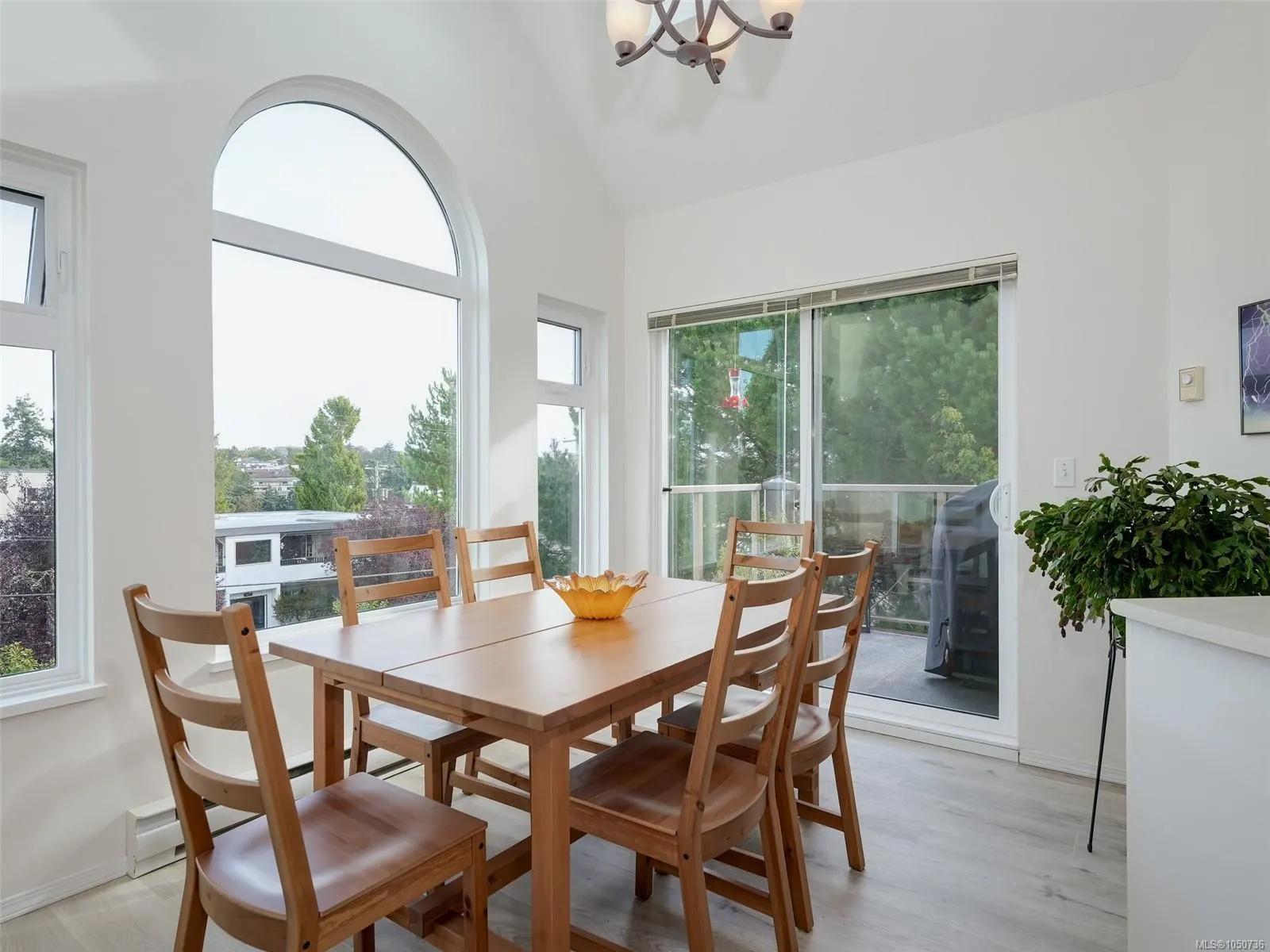 837 Selkirk Ave