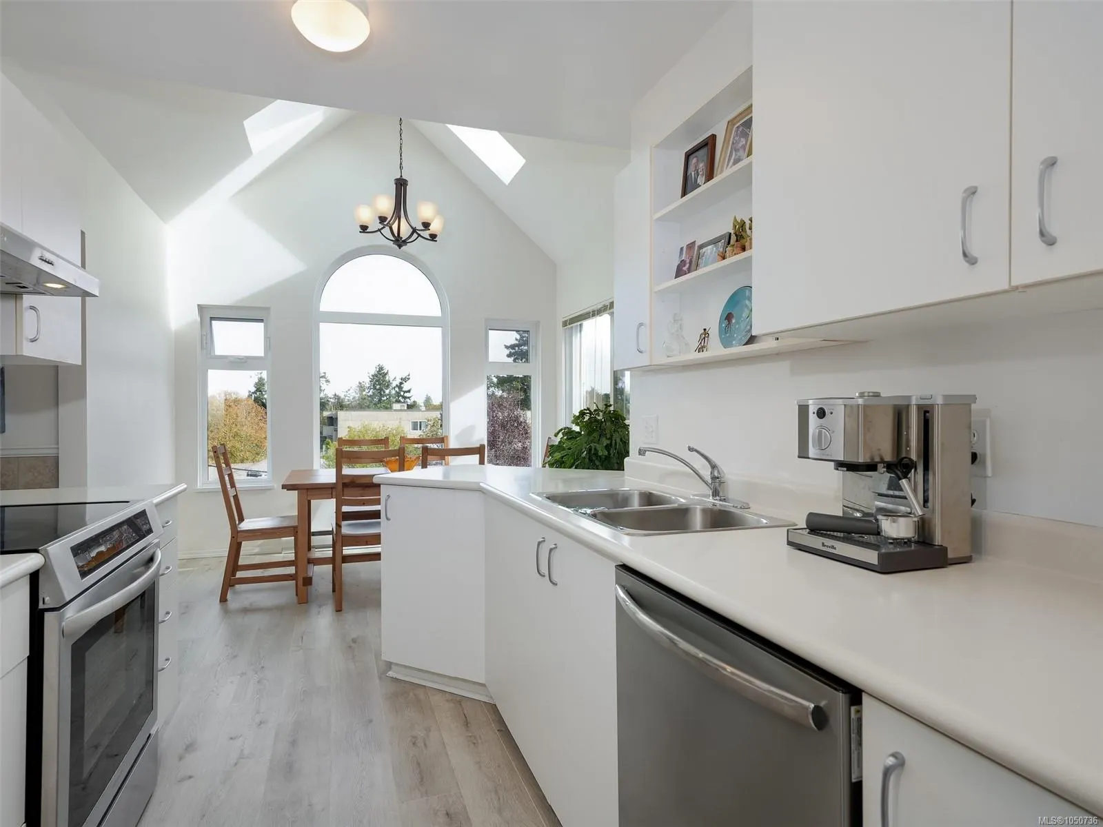 837 Selkirk Ave