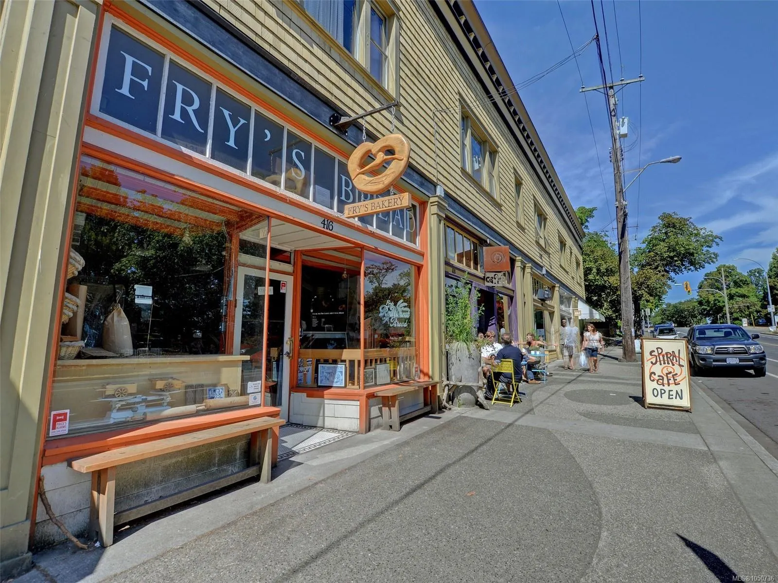 837 Selkirk Ave