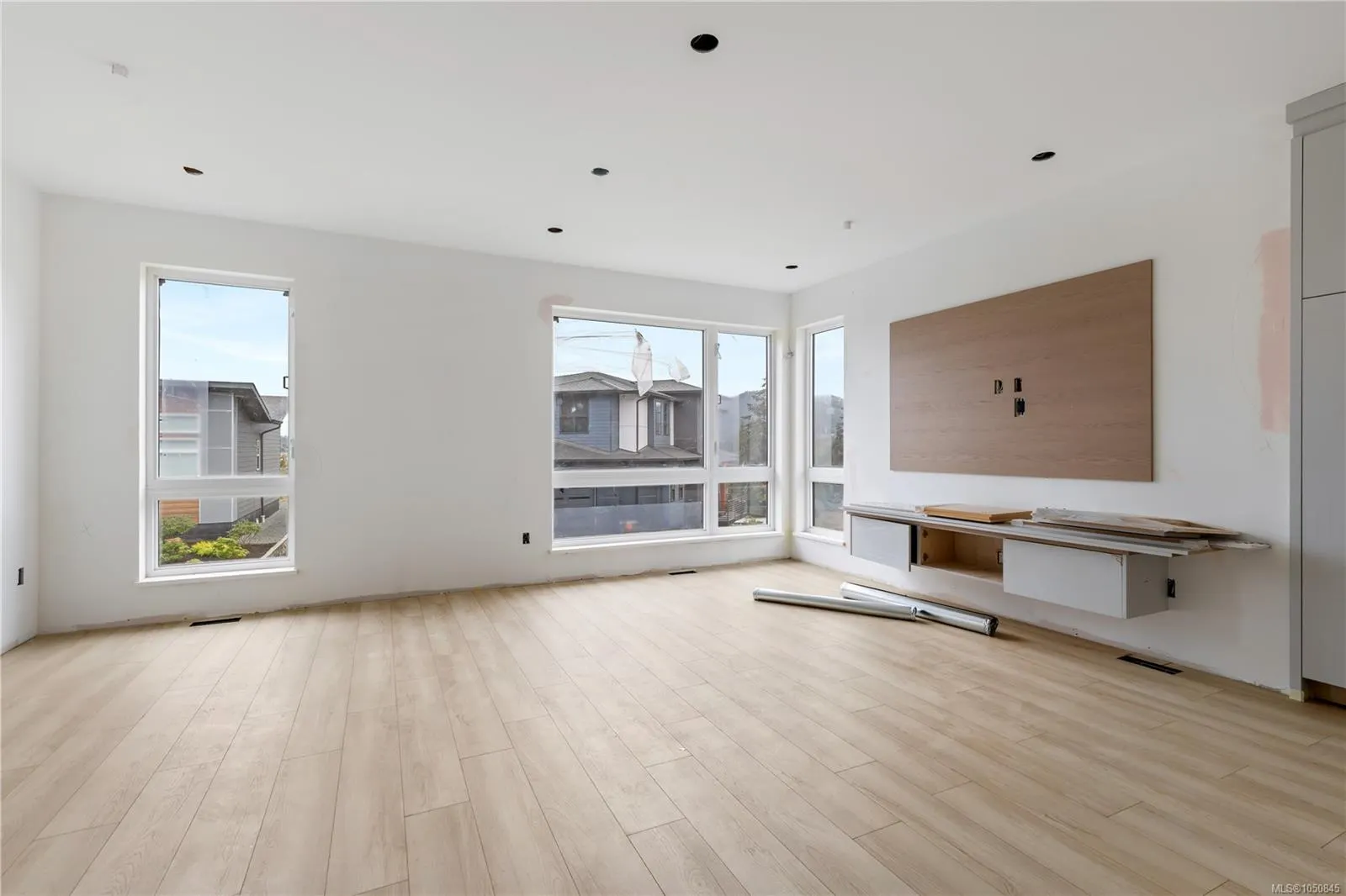 2787 Lakeview Terr