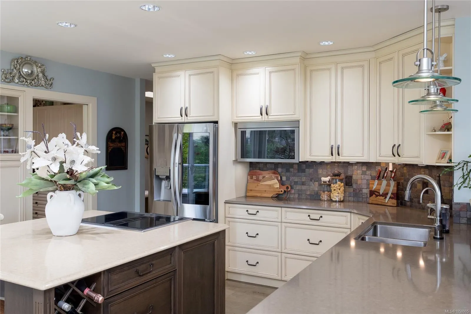 5110 Cordova Bay Rd
