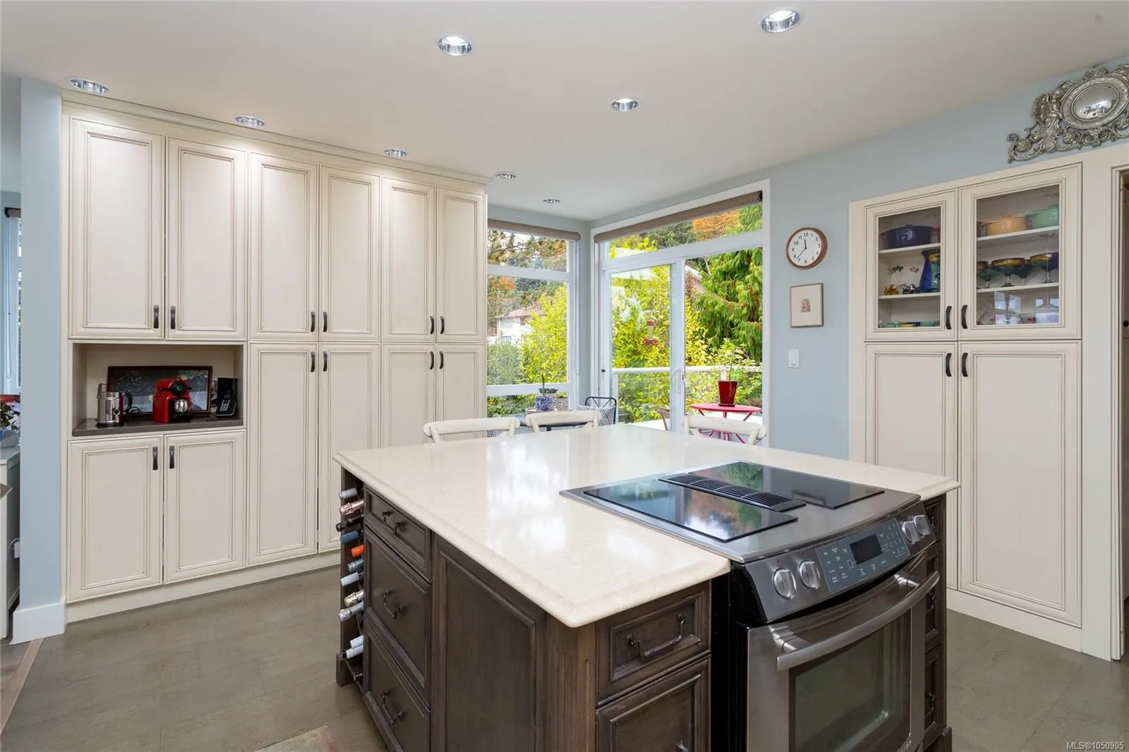 5110 Cordova Bay Rd