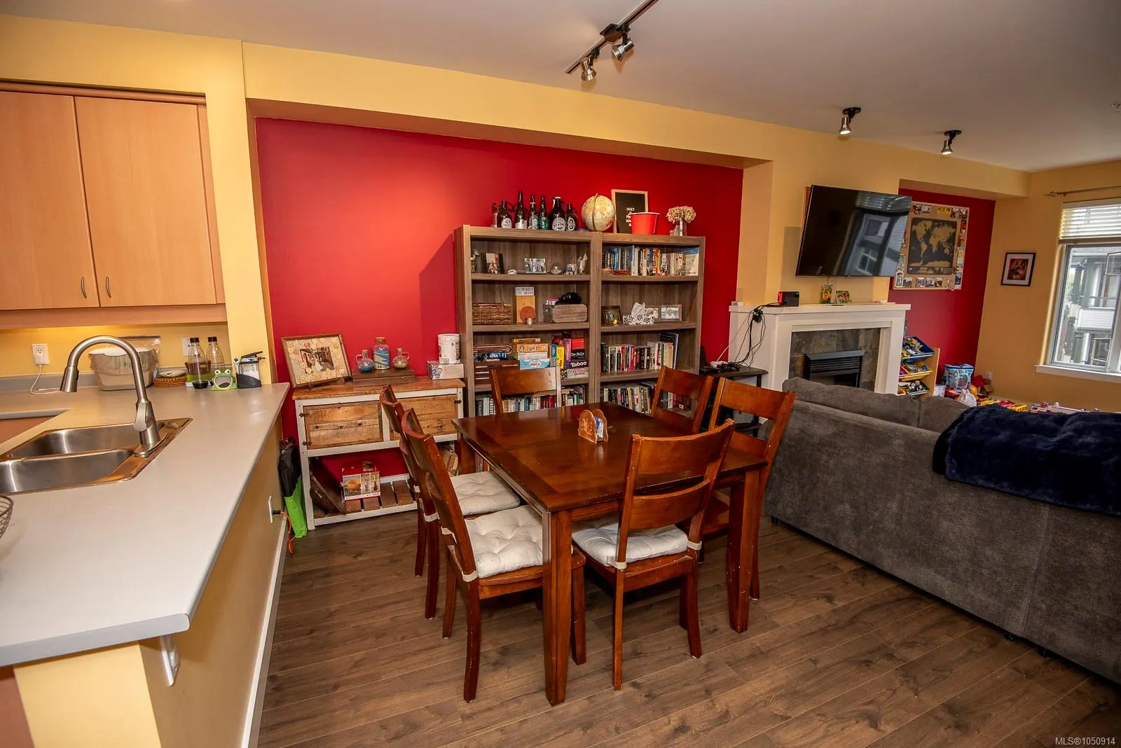 1115 Craigflower Rd