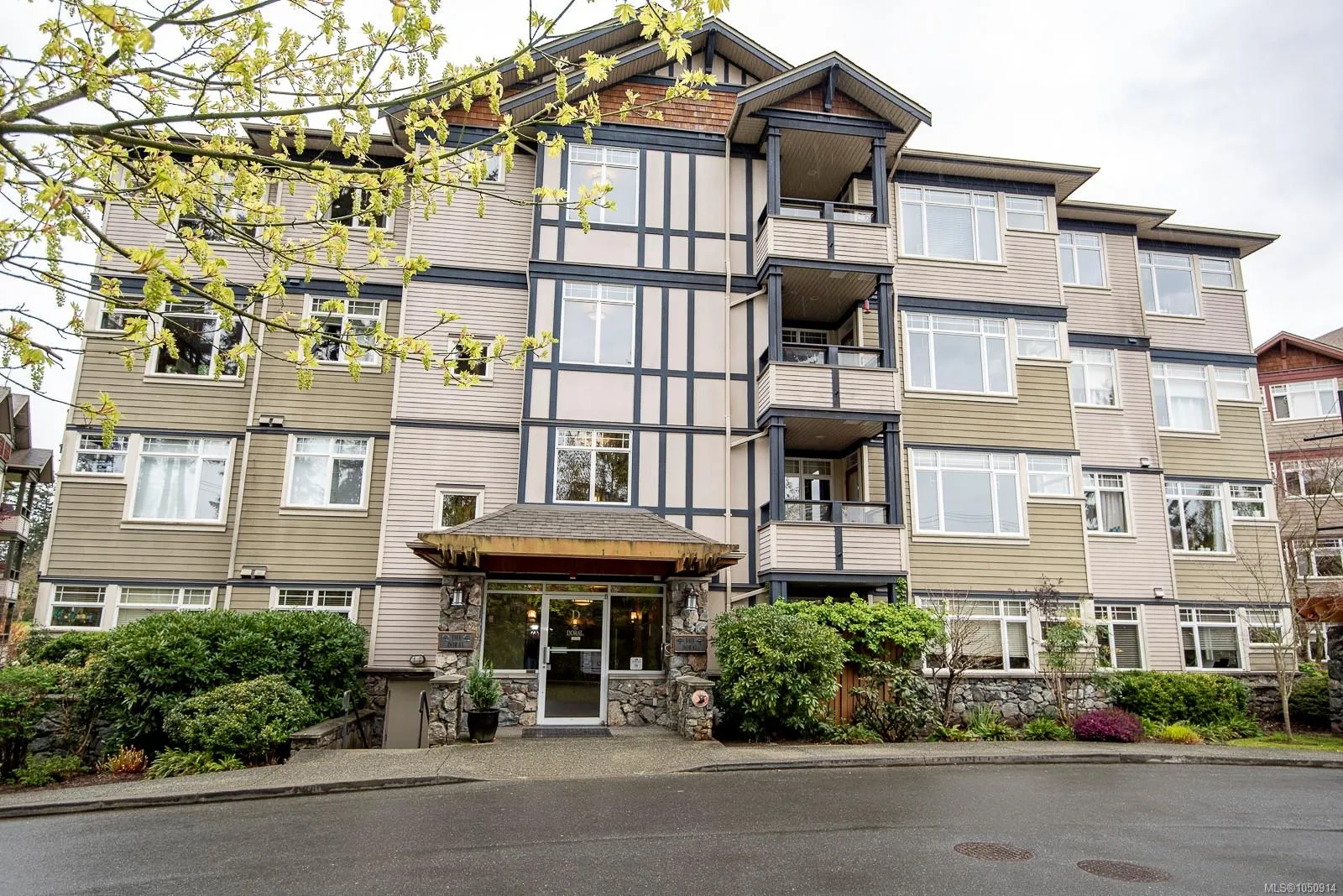1115 Craigflower Rd