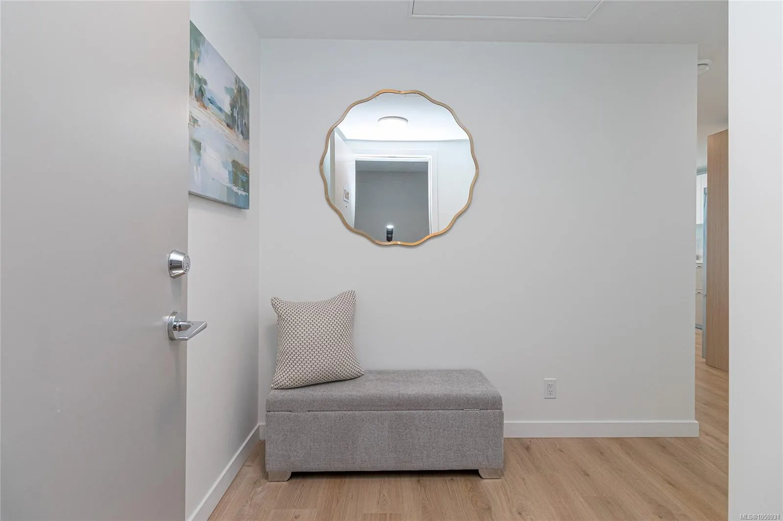 899 Esquimalt Rd