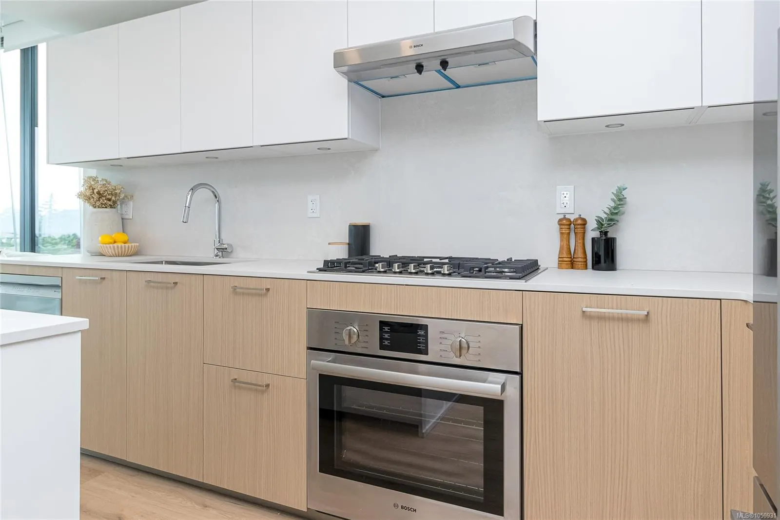899 Esquimalt Rd