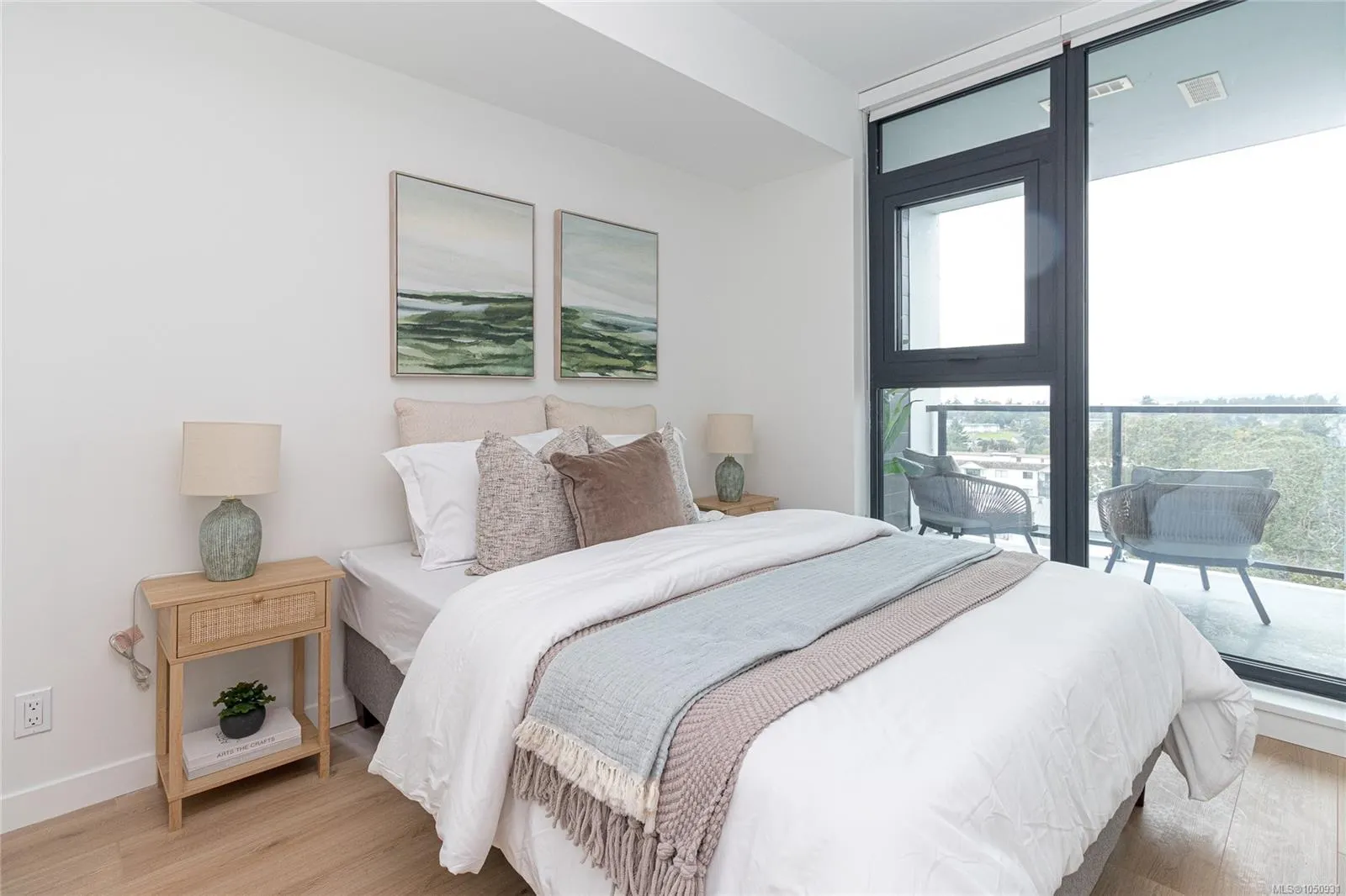 899 Esquimalt Rd