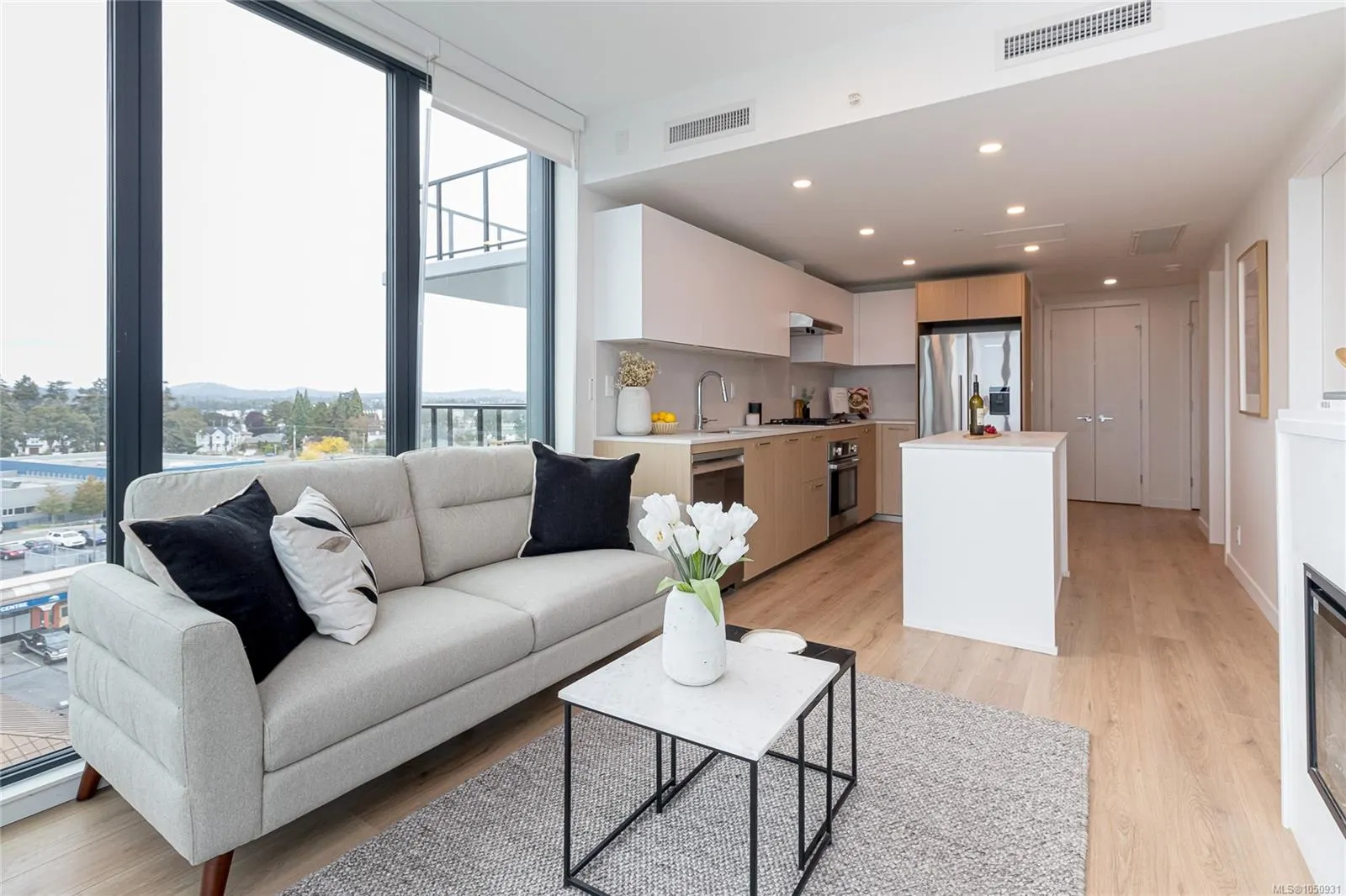 899 Esquimalt Rd