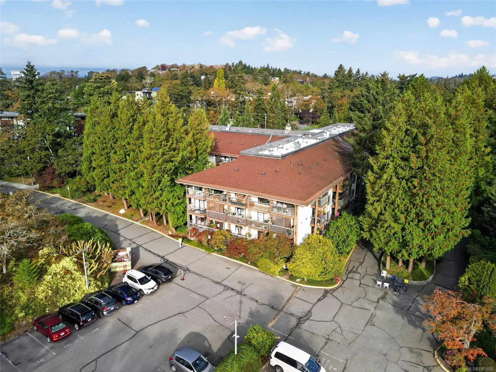 1005 McKenzie Ave
