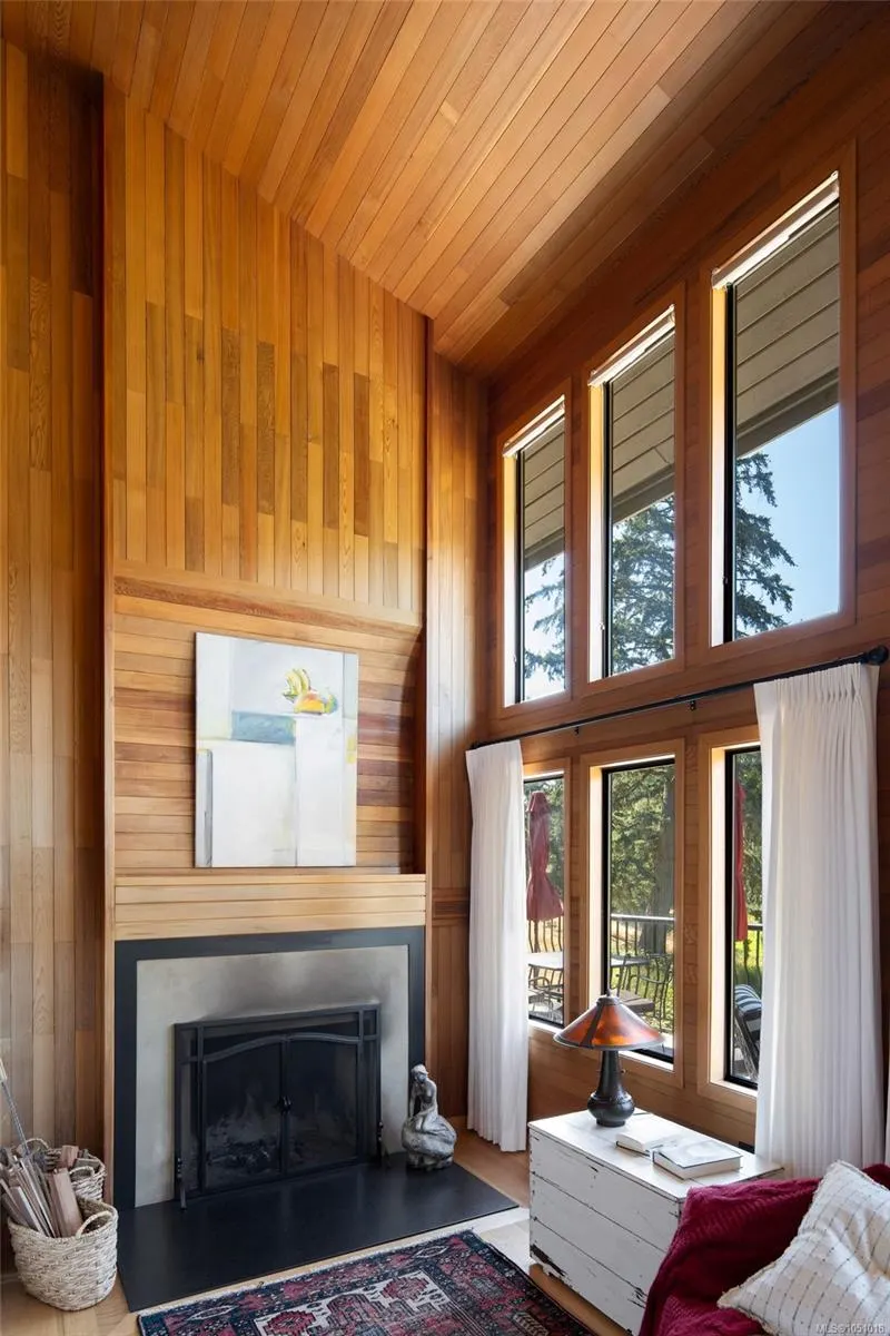 5320 Old West Saanich Rd
