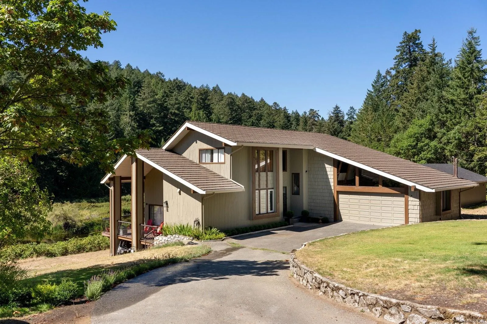 5320 Old West Saanich Rd