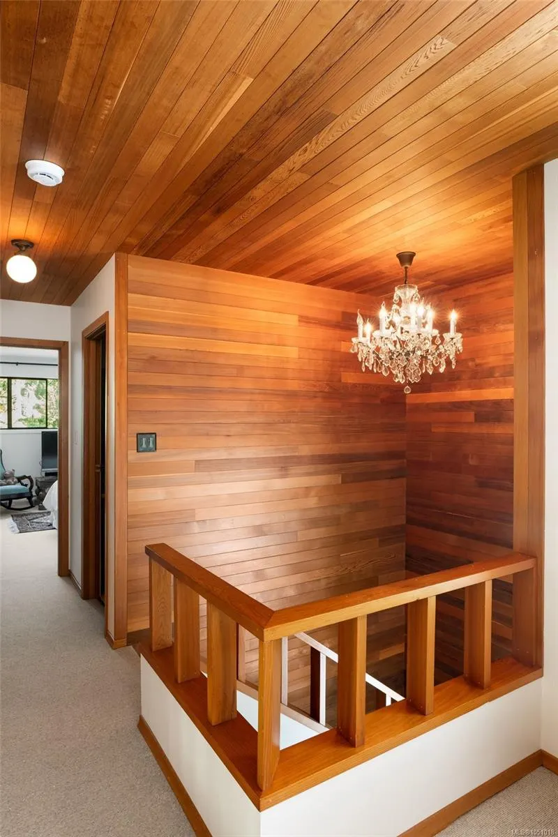 5320 Old West Saanich Rd