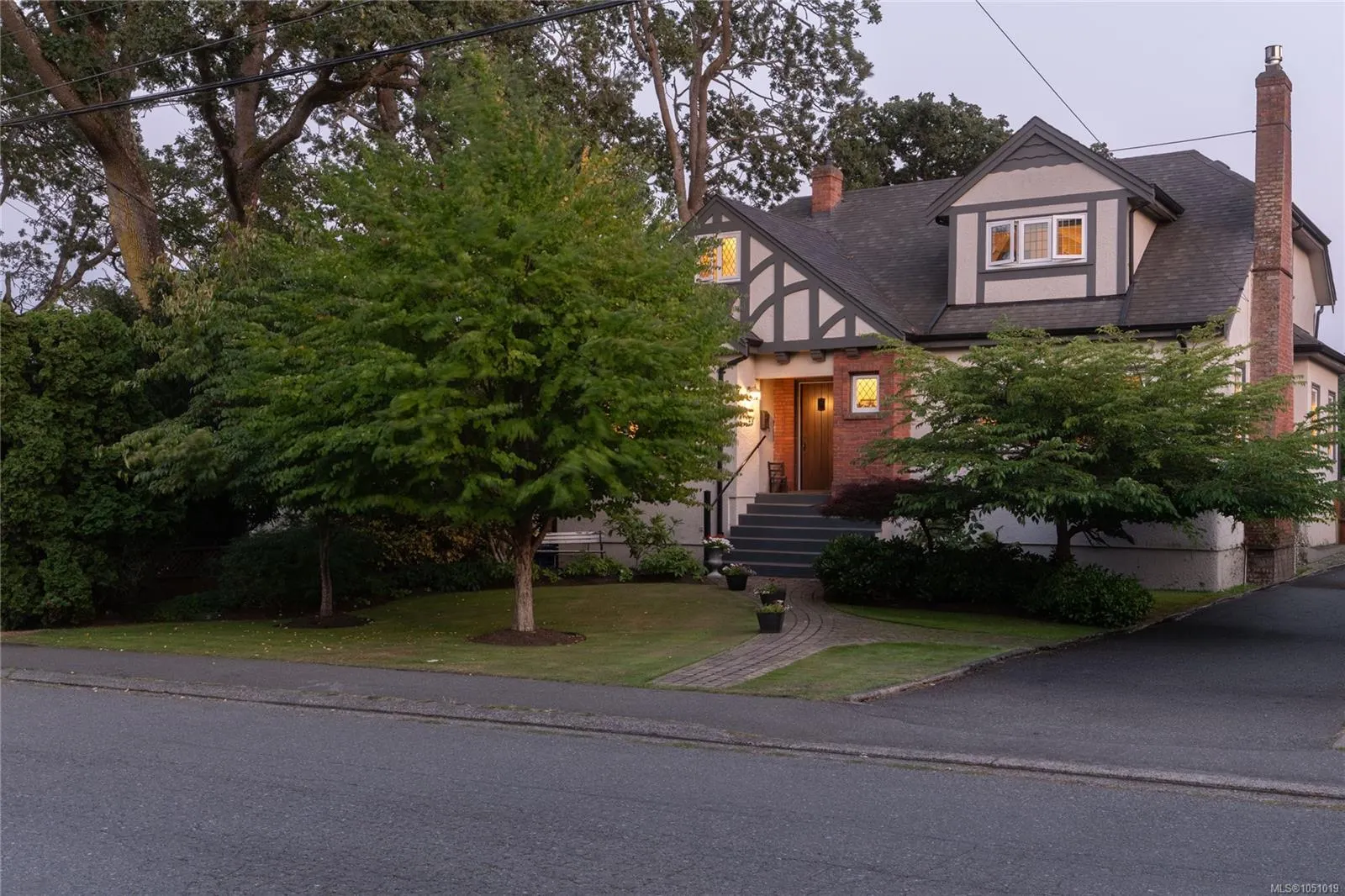 2125 Central Ave