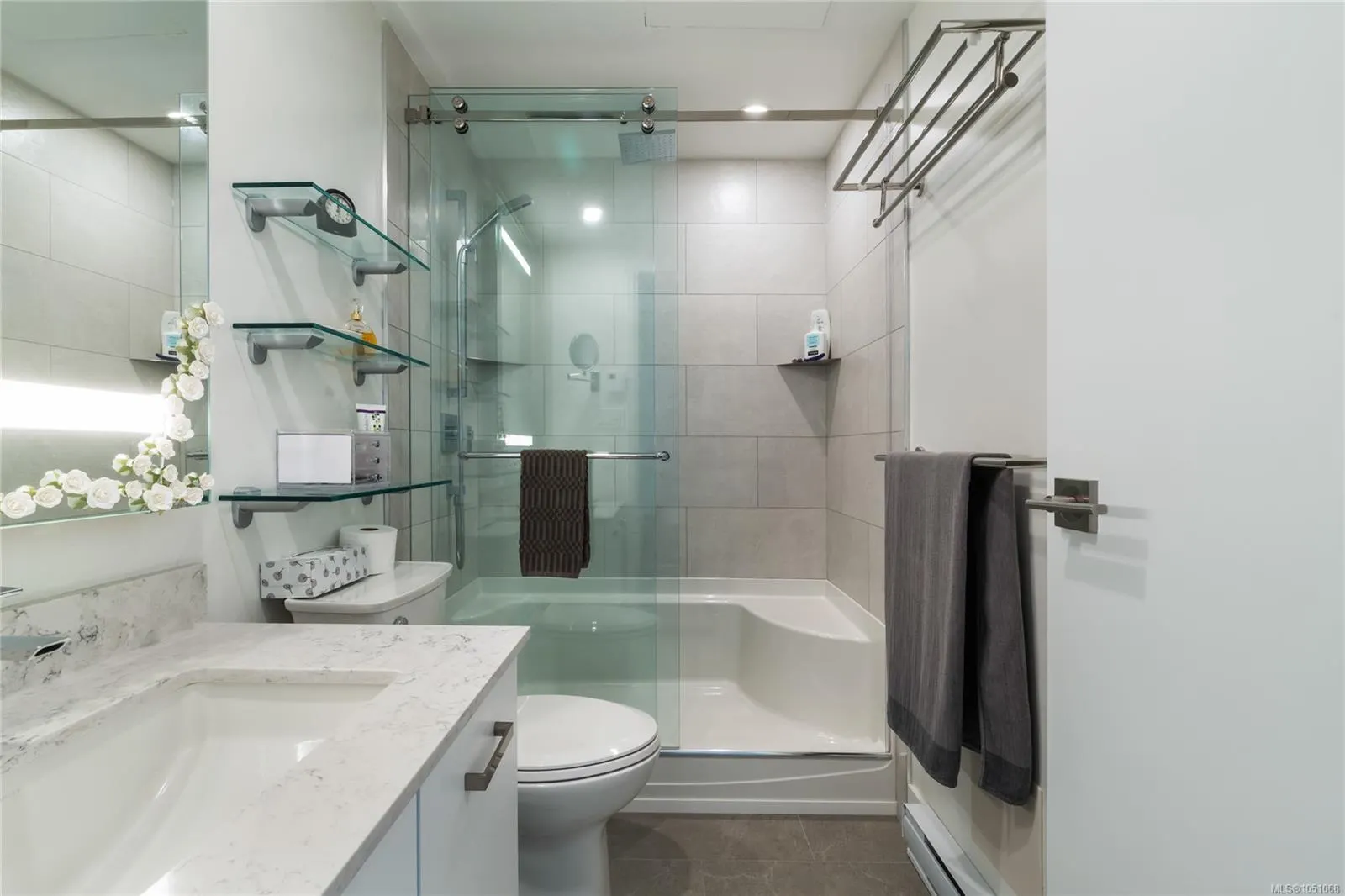83 Saghalie Rd