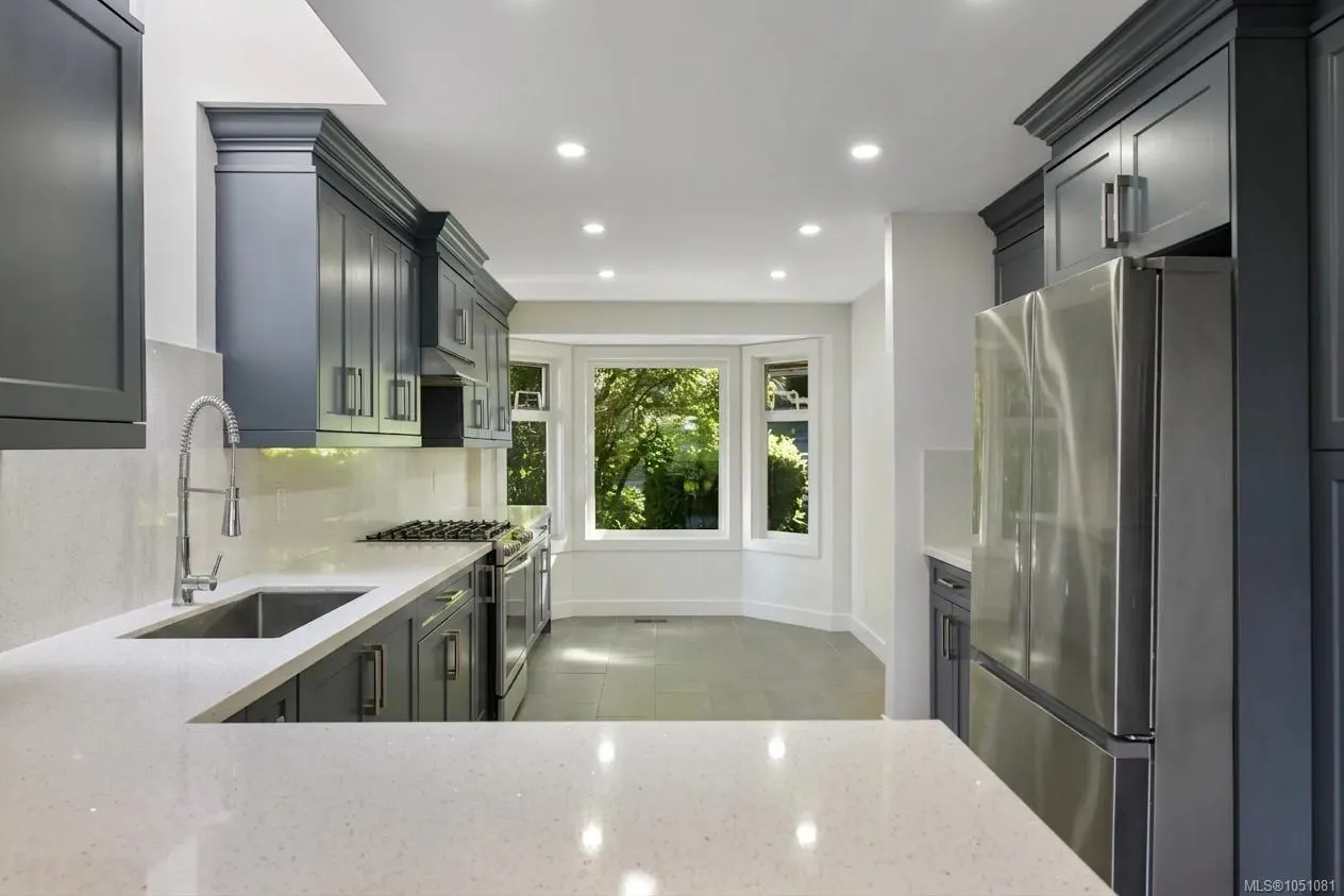 2829 Arbutus Rd