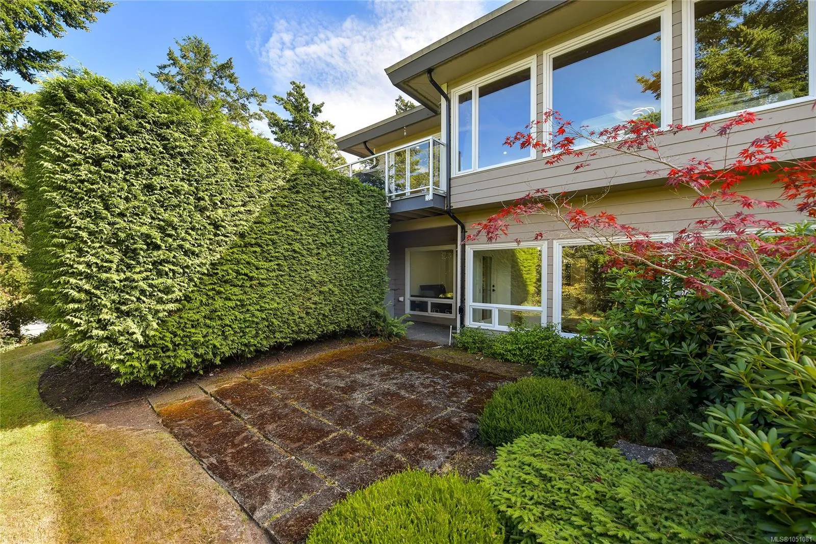 2829 Arbutus Rd