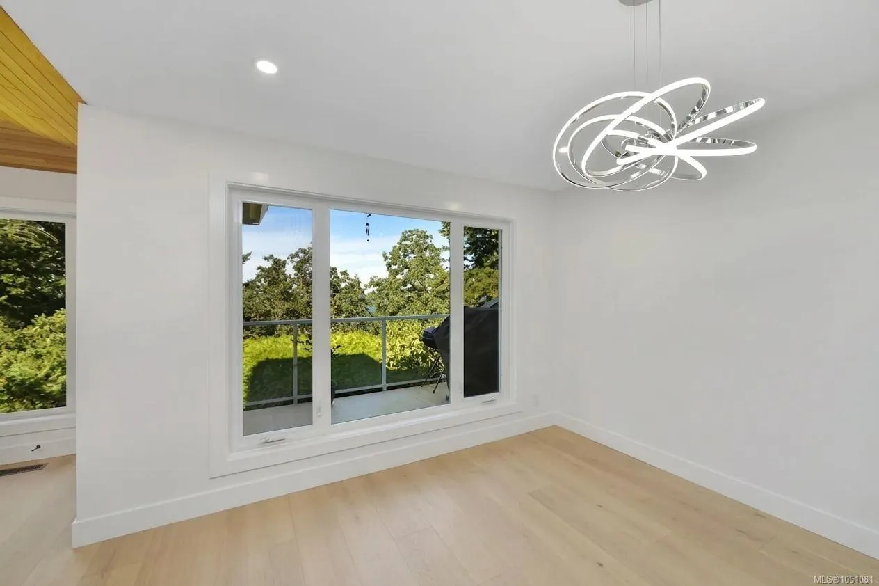 2829 Arbutus Rd
