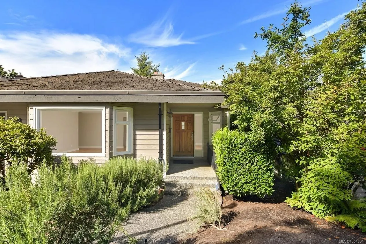 2829 Arbutus Rd