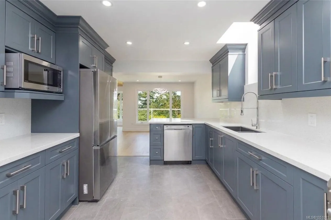 2829 Arbutus Rd