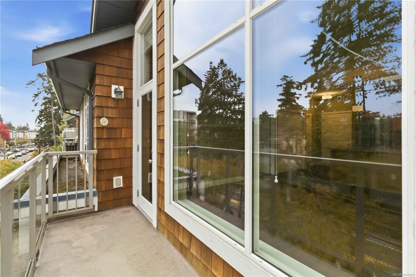 611 Goldstream Ave