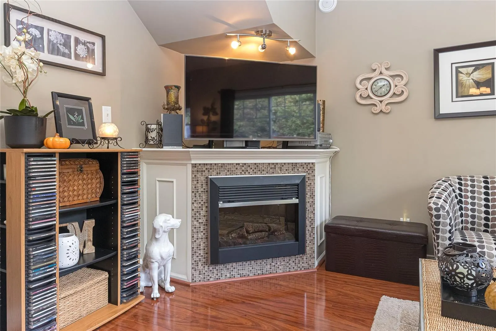 937 Skogstad Way