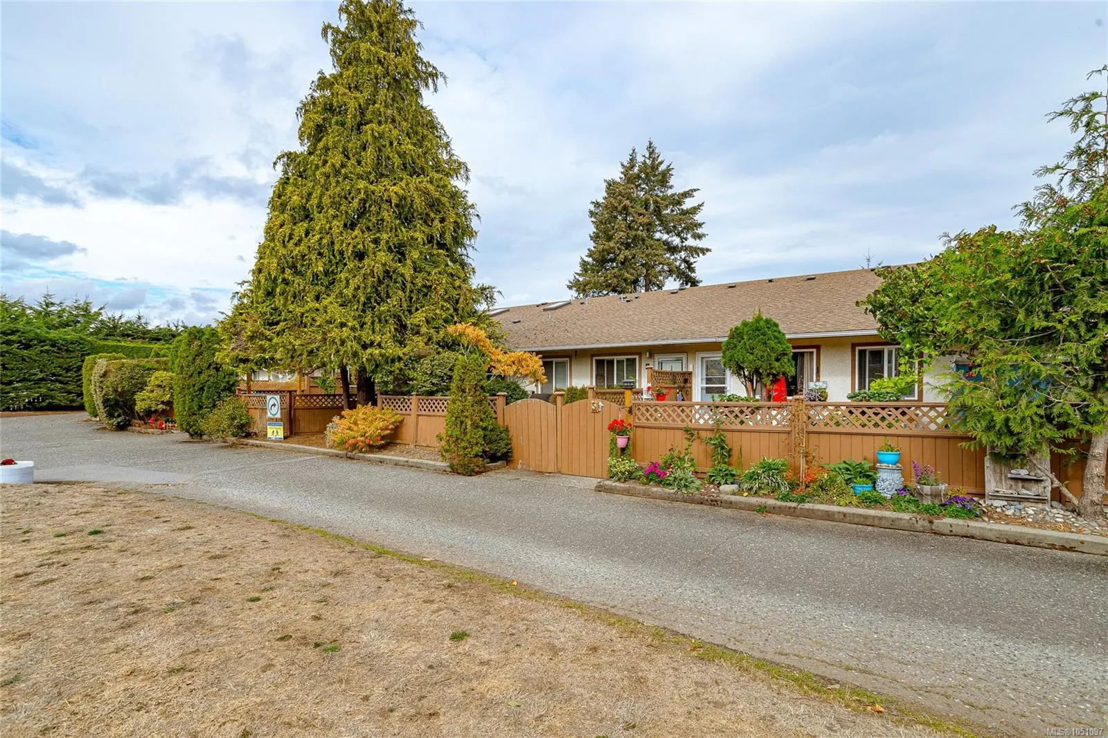 974 Dunford Ave