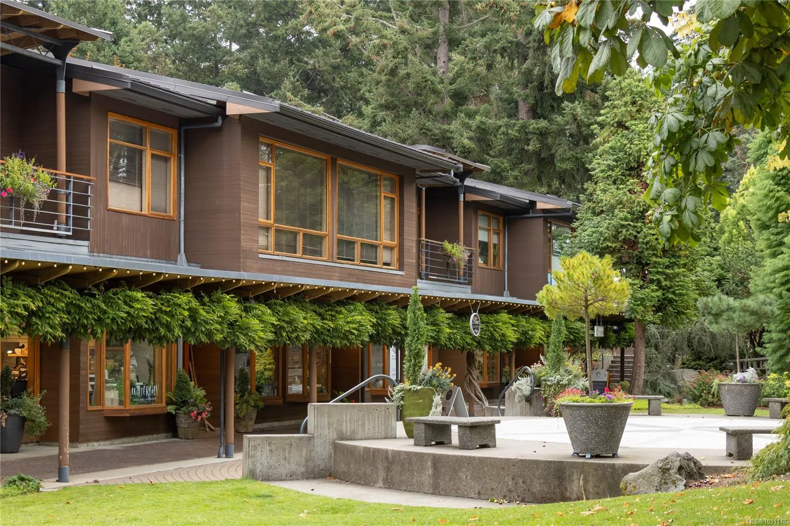 5329 Cordova Bay Rd