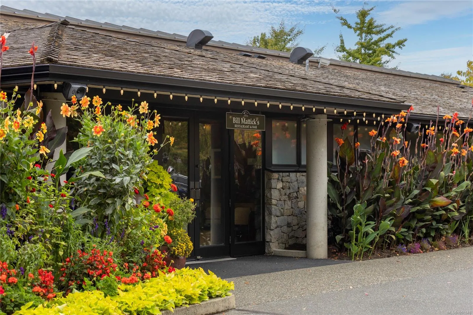 5329 Cordova Bay Rd