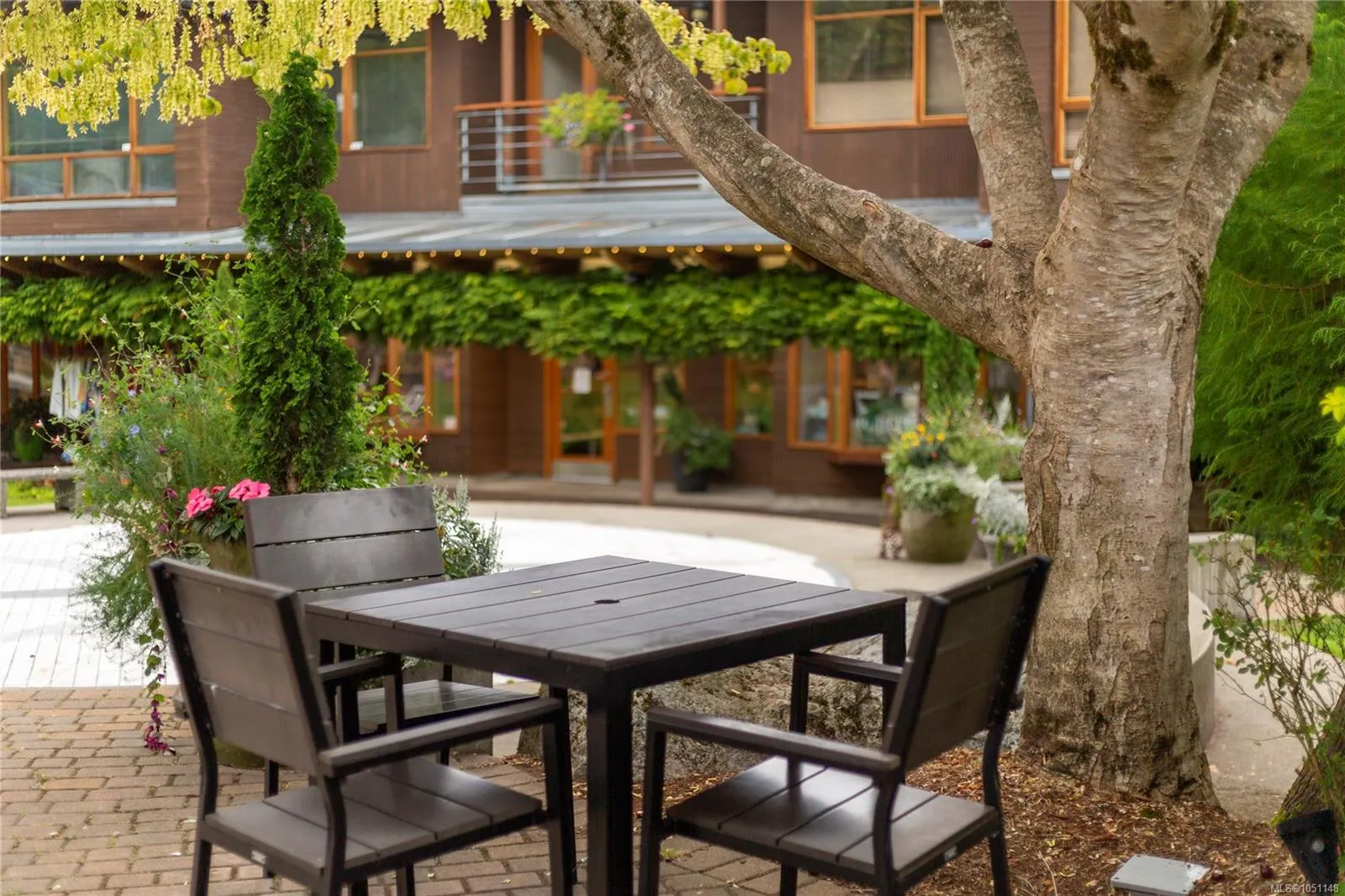 5329 Cordova Bay Rd