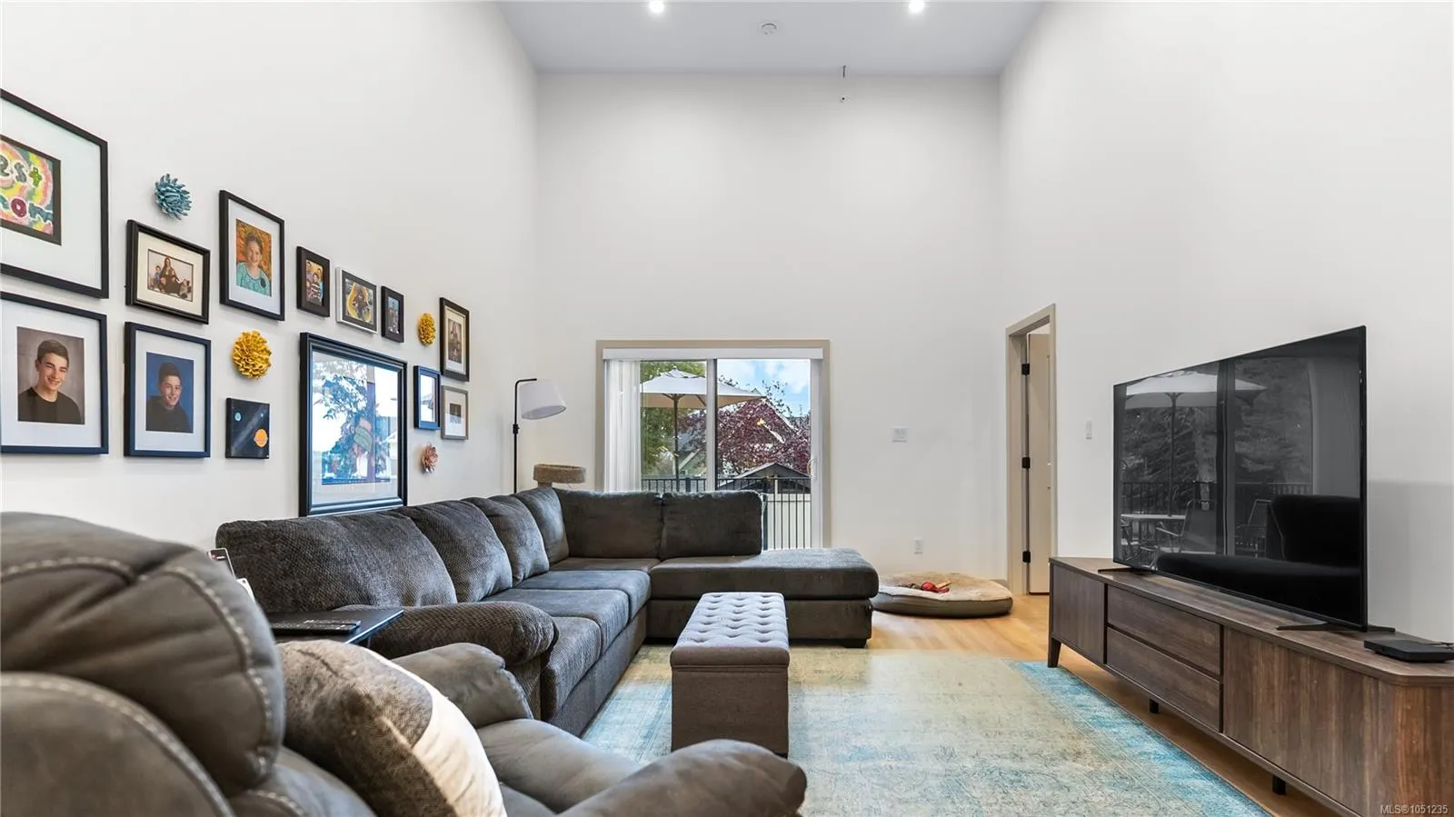 7925 East Saanich Rd