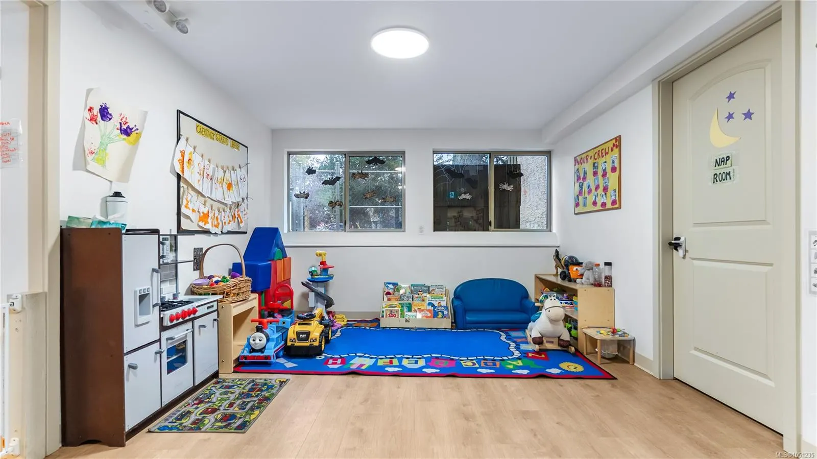 7925 East Saanich Rd